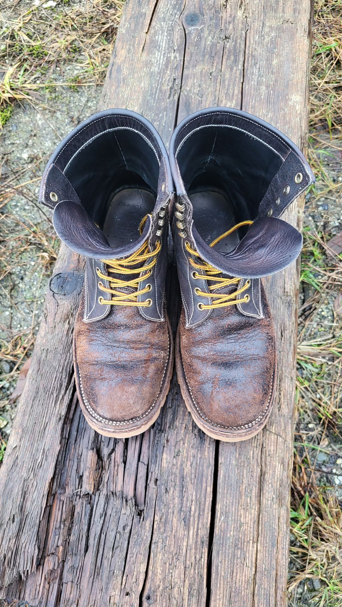 Photo by toddblas on March 3, 2024 of the Fortis Boots Custom DAKAR with Logger in Horween Java Waxed Flesh.