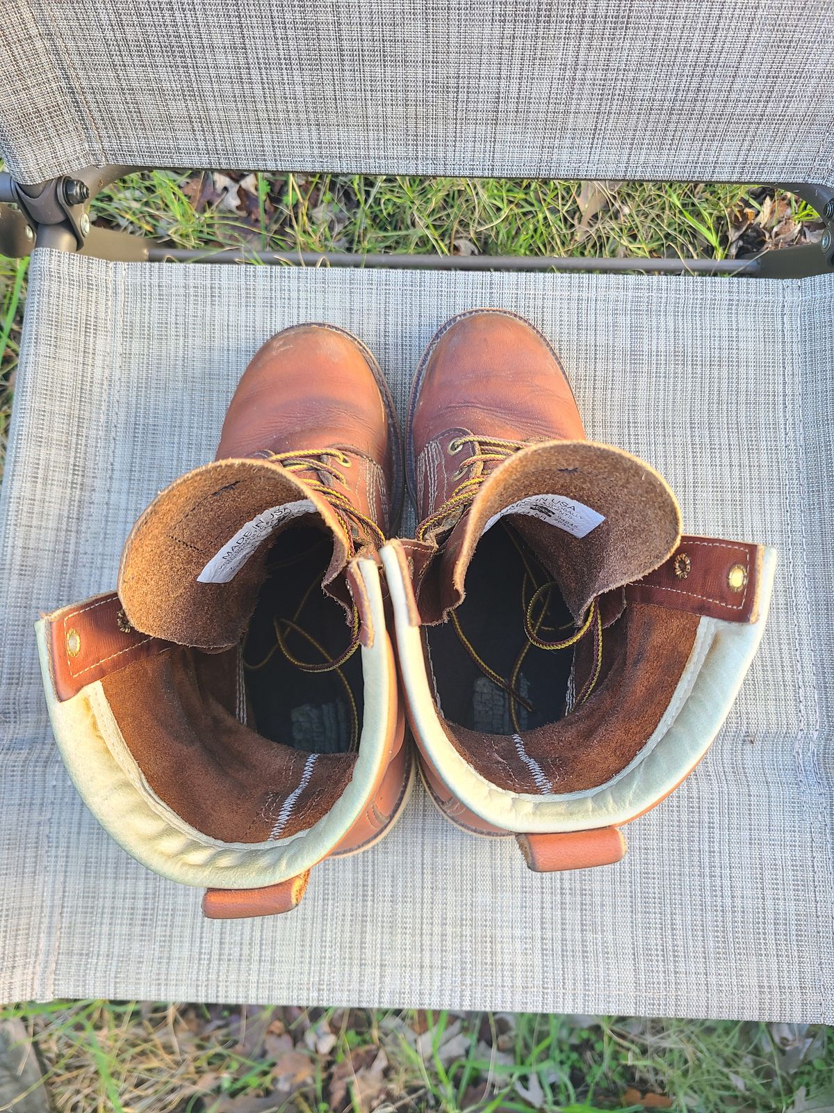 Photo by TheWorkingBastard on January 1, 2023 of the Thorogood 8" Plain Toe in Tobacco Gladiator Oil-Tanned.