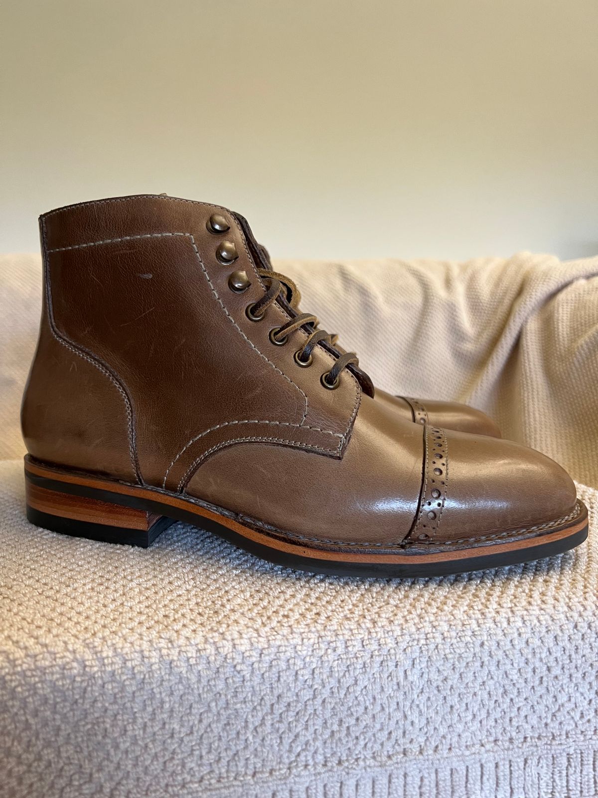 Photo by fieldlaf on October 1, 2023 of the Blkbrd Shoemaker Luchador Service Boot in Horween Natural Chromexcel.