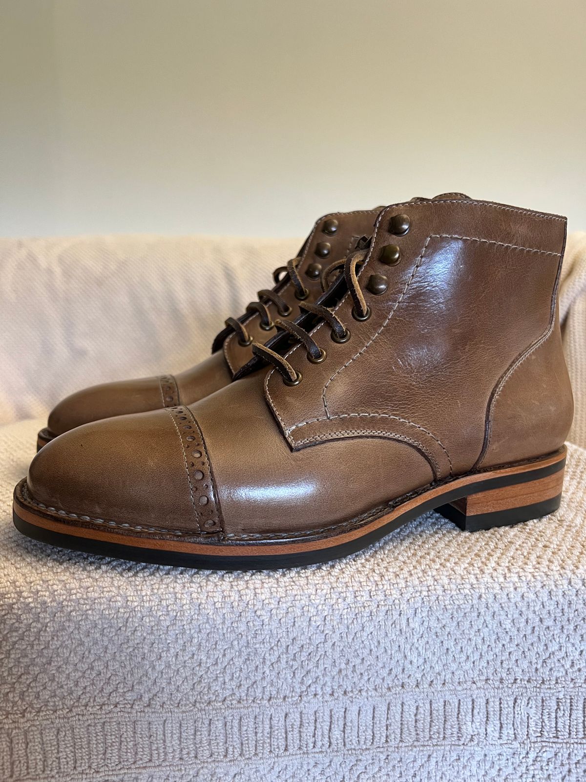 Photo by fieldlaf on October 1, 2023 of the Blkbrd Shoemaker Luchador Service Boot in Horween Natural Chromexcel.