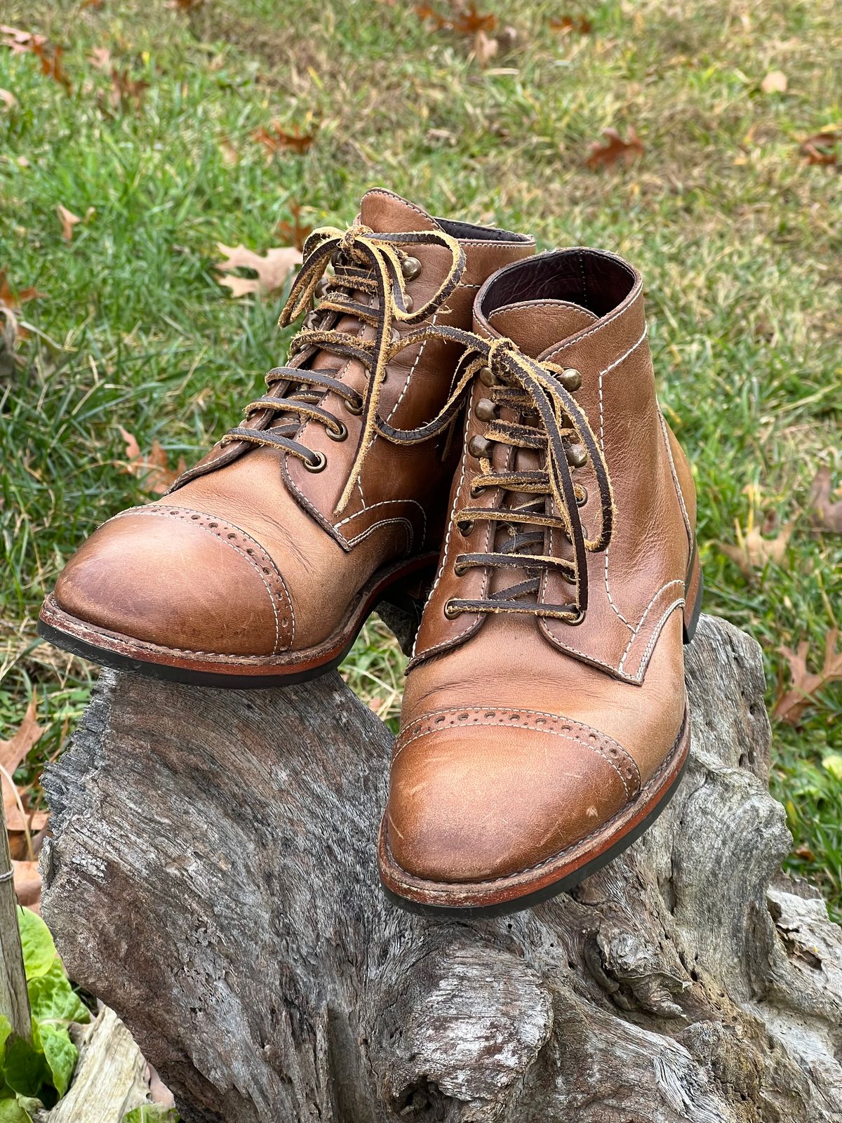 Photo by fieldlaf on December 4, 2023 of the Blkbrd Shoemaker Luchador Service Boot in Horween Natural Chromexcel.