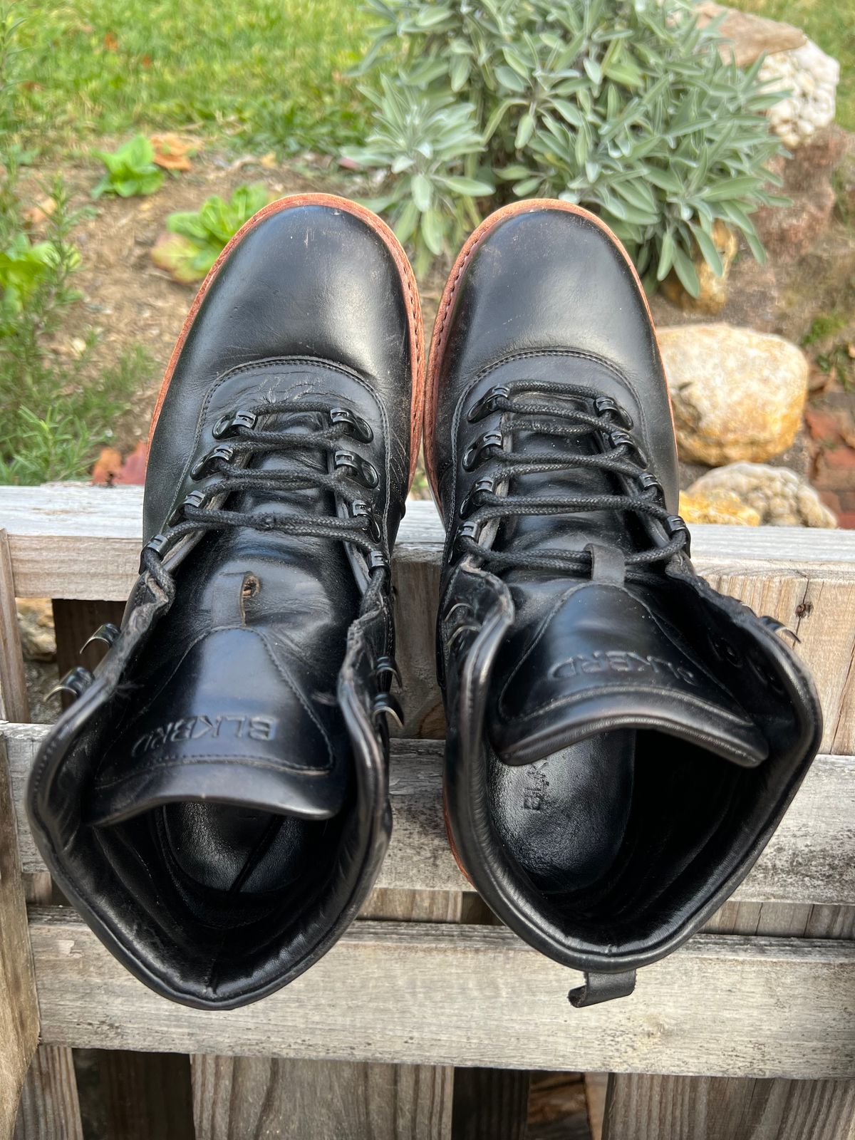 Photo by fieldlaf on November 4, 2024 of the Blkbrd Shoemaker Bulwark Trek Boot in Horween Black Chromexcel.