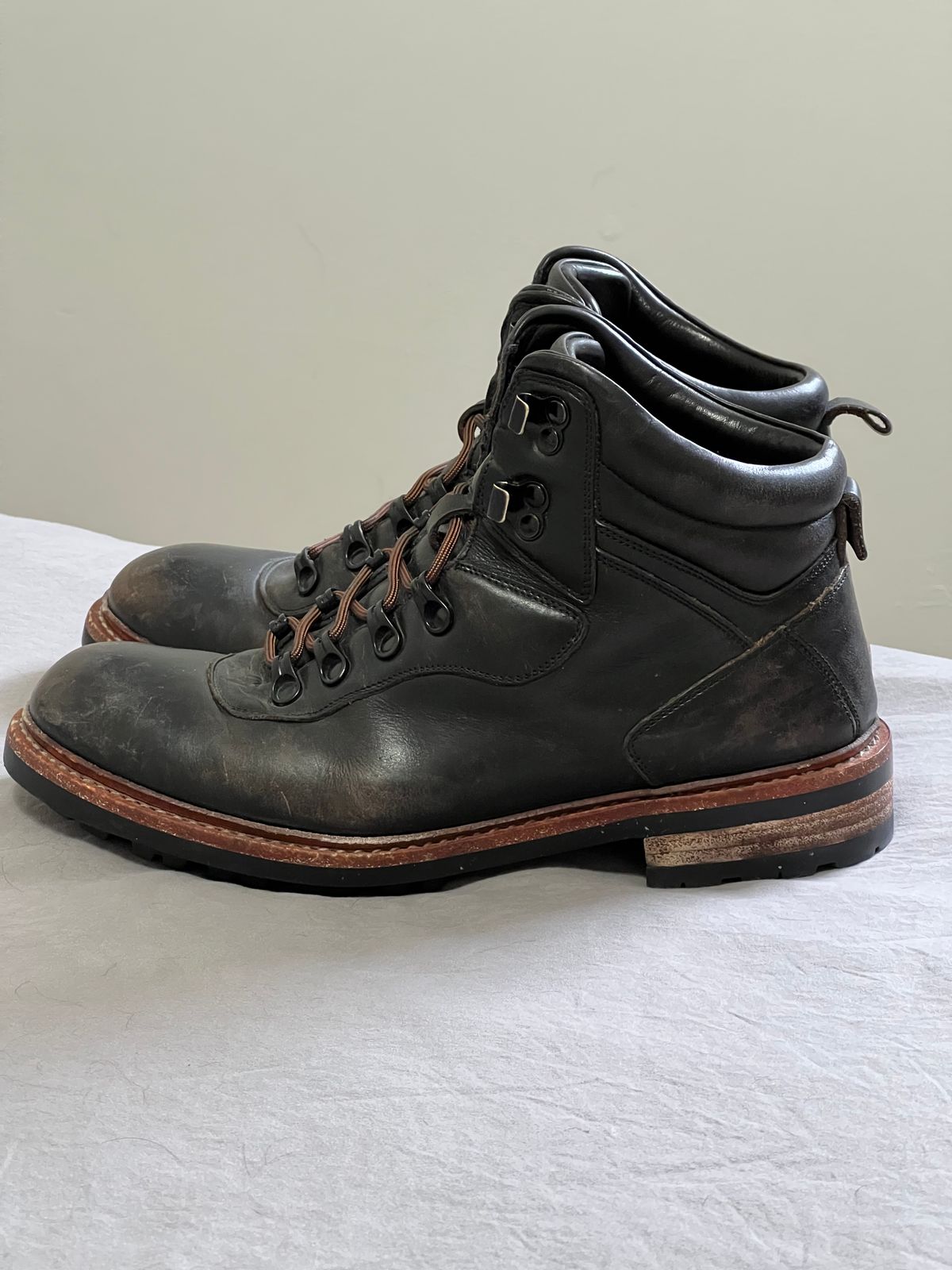 Photo by fieldlaf on February 2, 2025 of the Blkbrd Shoemaker Bulwark Trek Boot in Horween Black Chromexcel.