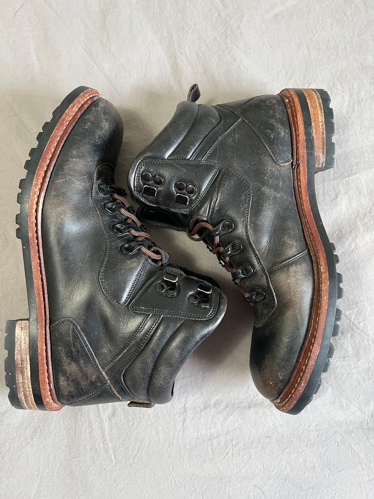 Photo by fieldlaf on February 2, 2025 of the Blkbrd Shoemaker Bulwark Trek Boot in Horween Black Chromexcel.