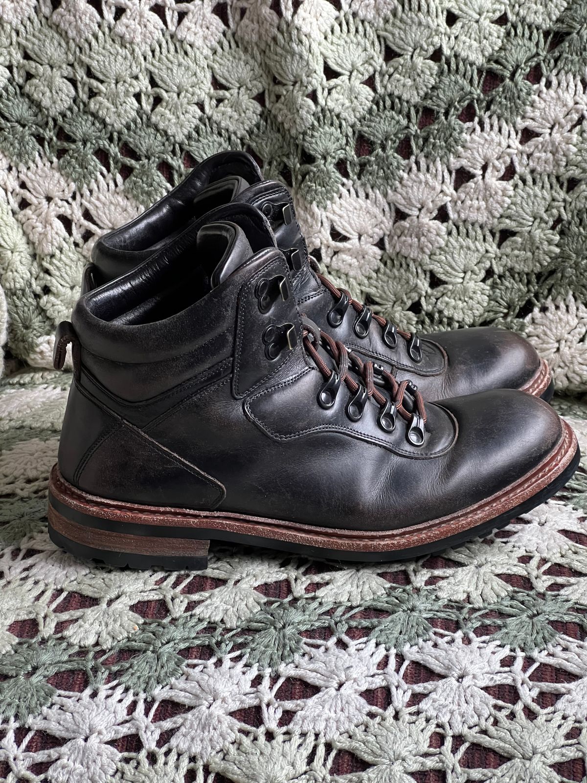 Photo by fieldlaf on March 5, 2025 of the Blkbrd Shoemaker Bulwark Trek Boot in Horween Black Chromexcel.