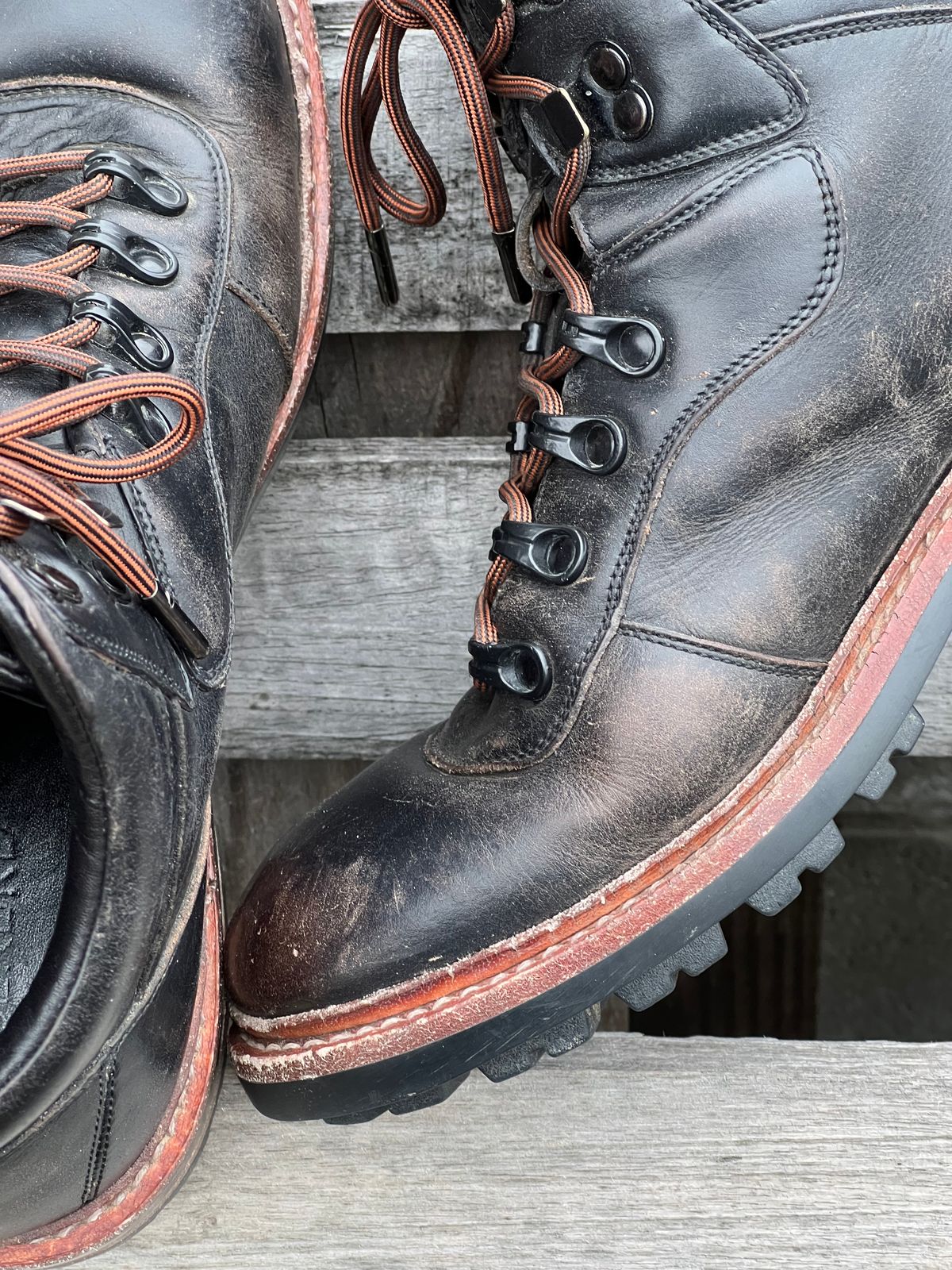 Photo by fieldlaf on March 5, 2025 of the Blkbrd Shoemaker Bulwark Trek Boot in Horween Black Chromexcel.