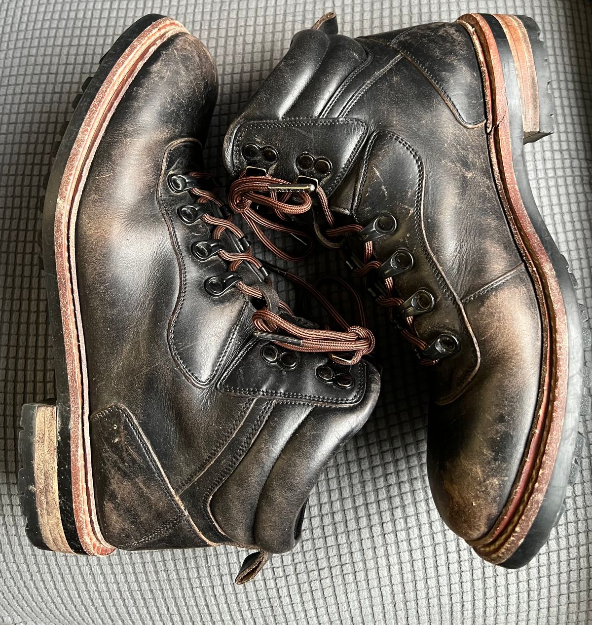 Photo by fieldlaf on April 4, 2025 of the Blkbrd Shoemaker Bulwark Trek Boot in Horween Black Chromexcel.
