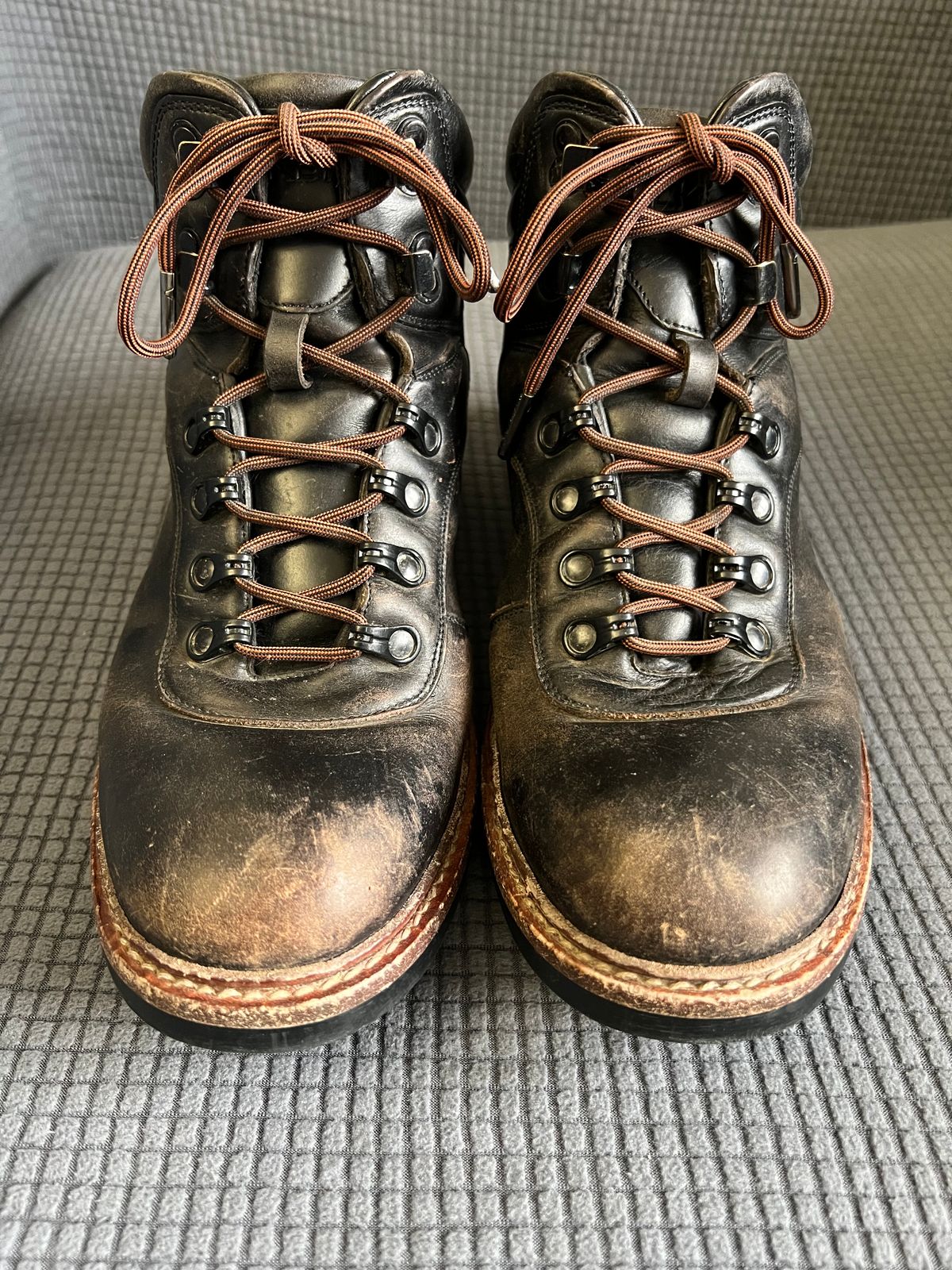 Photo by fieldlaf on April 4, 2025 of the Blkbrd Shoemaker Bulwark Trek Boot in Horween Black Chromexcel.