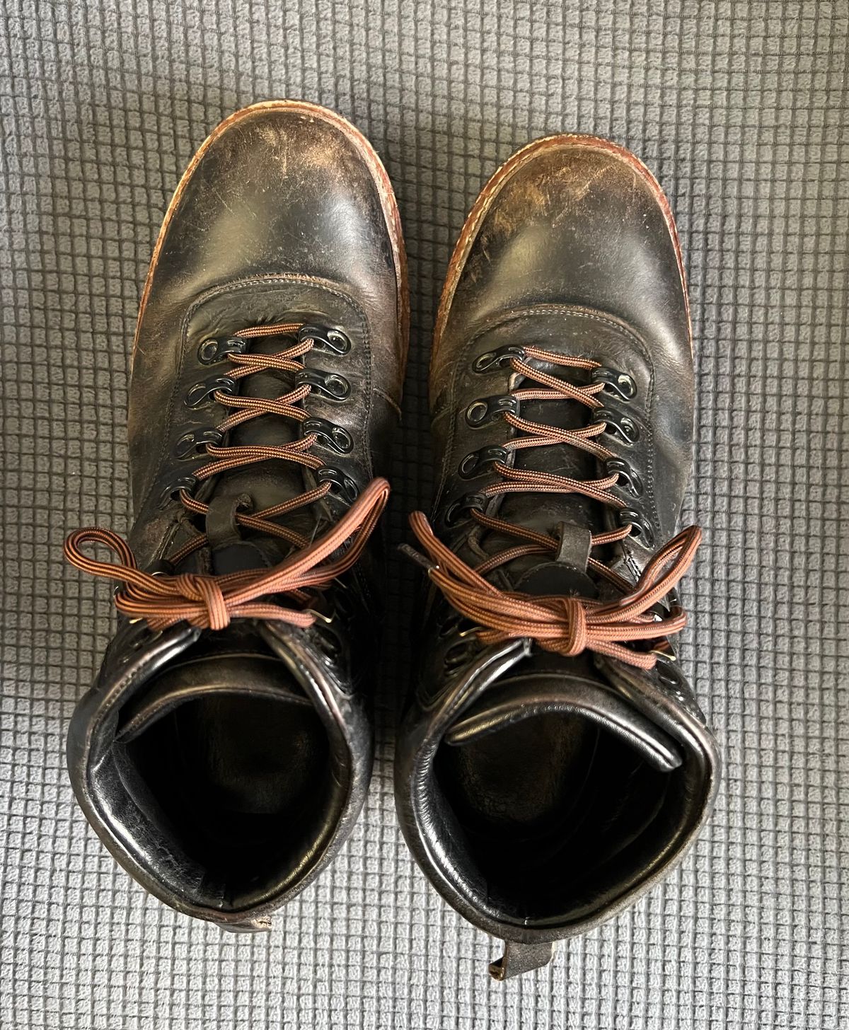 Photo by fieldlaf on April 4, 2025 of the Blkbrd Shoemaker Bulwark Trek Boot in Horween Black Chromexcel.
