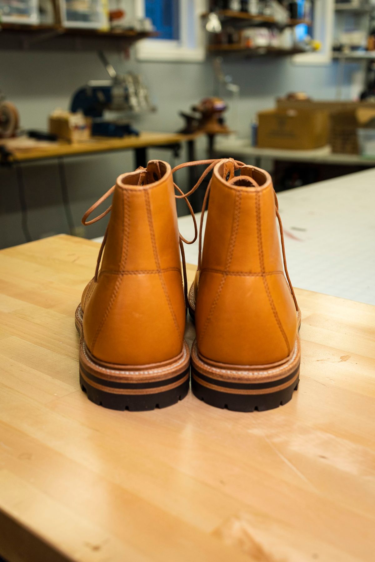 Photo by itsphil on October 3, 2022 of the Grant Stone Brass Boot in Horween English Tan Essex.
