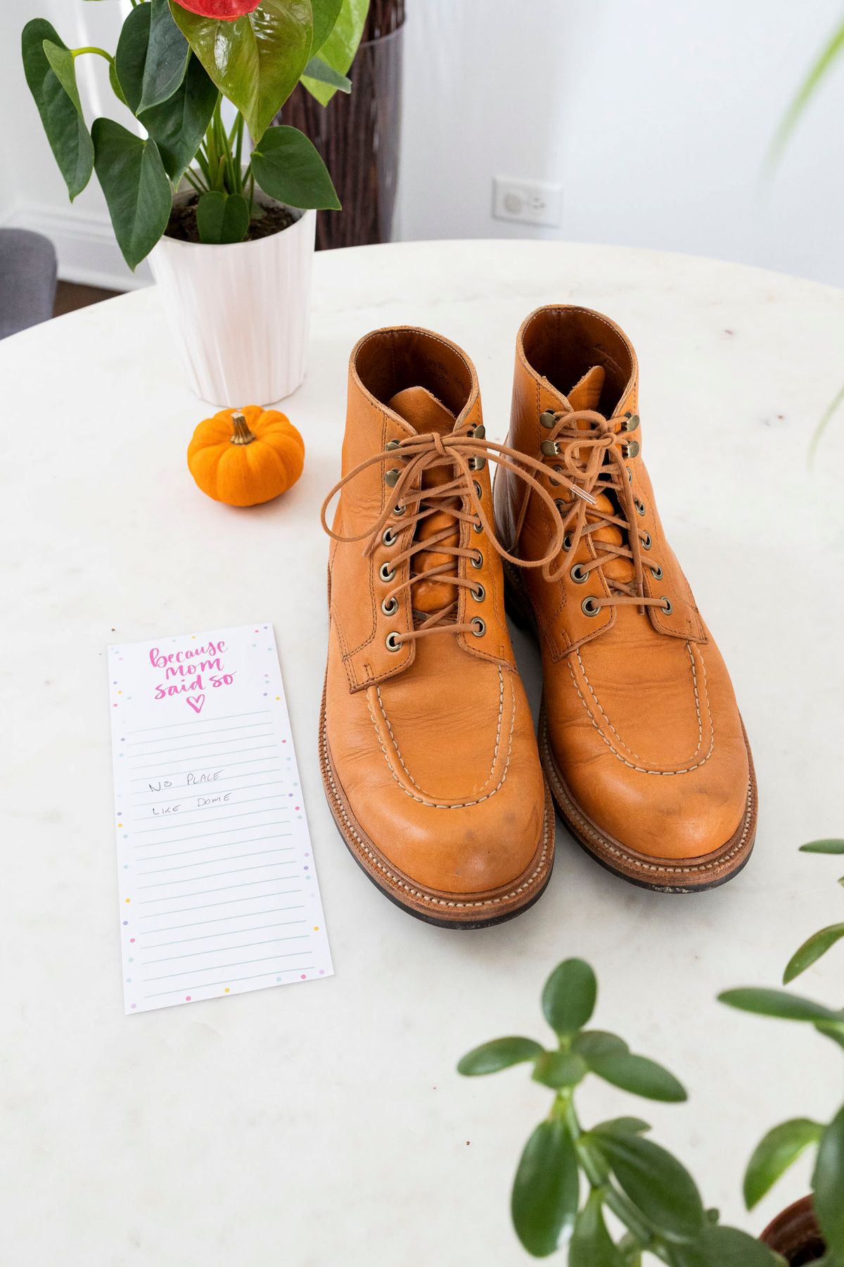 Photo by itsphil on November 1, 2022 of the Grant Stone Brass Boot in Horween English Tan Essex.