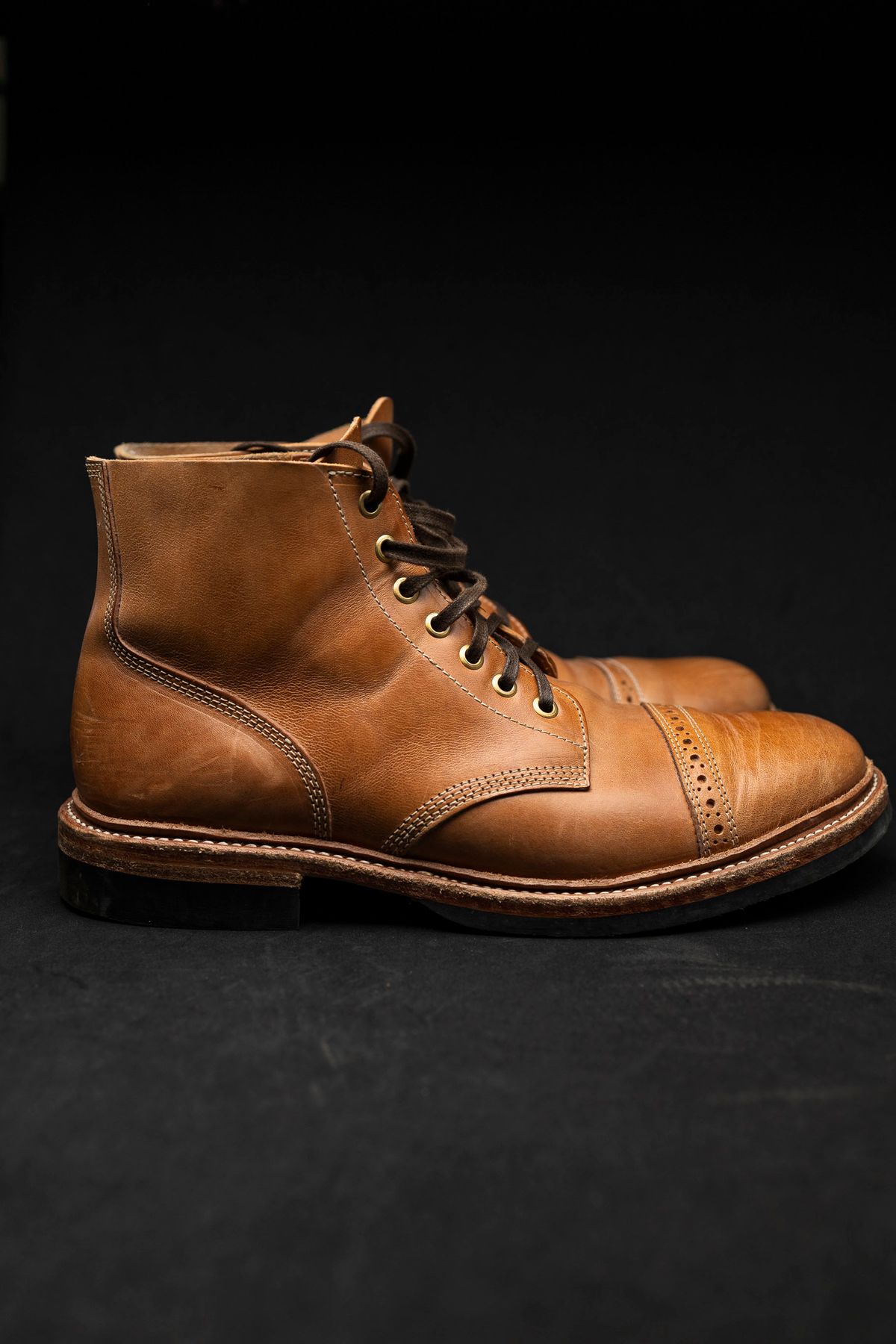 Photo by itsphil on December 2, 2022 of the Oak Street Bootmakers Field Boot in Maryam Natural Horsebutt.