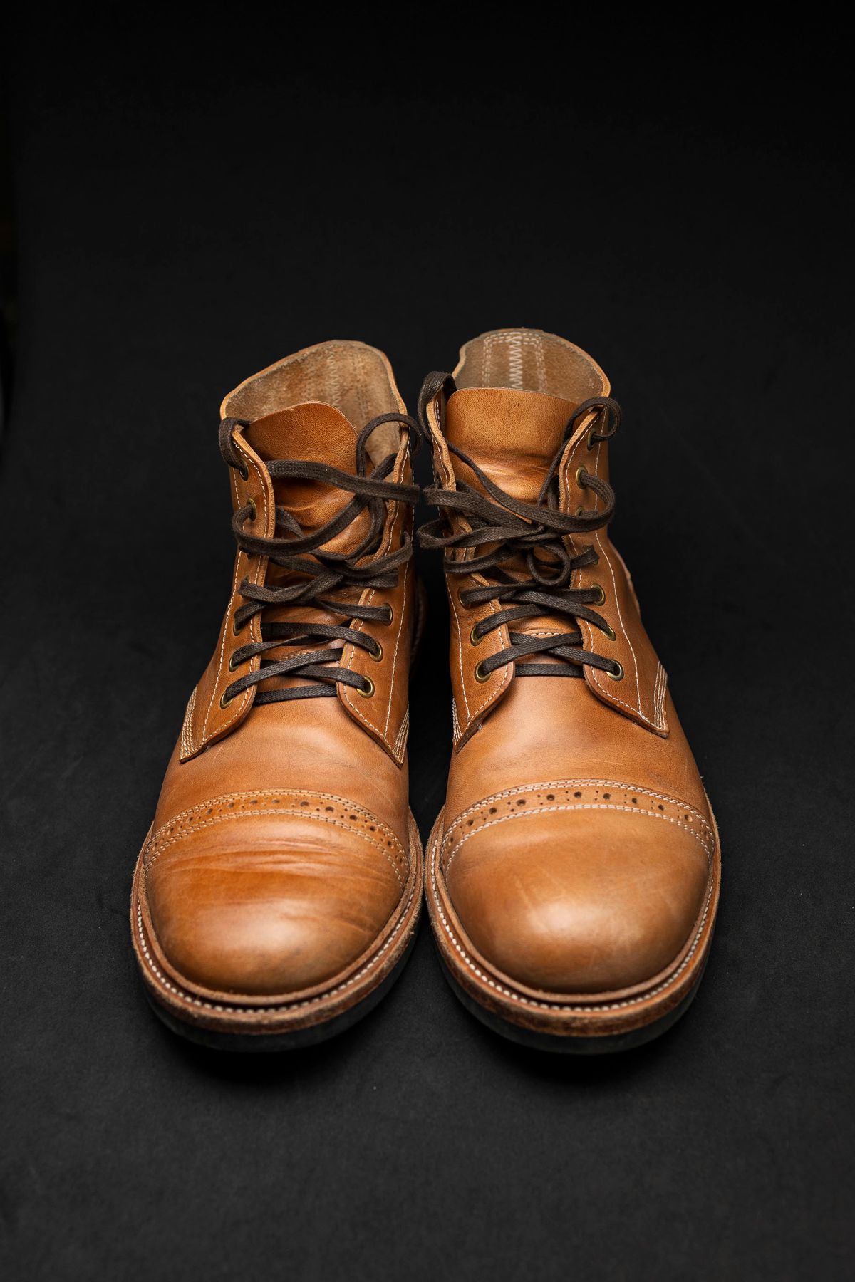 Photo by itsphil on December 2, 2022 of the Oak Street Bootmakers Field Boot in Maryam Natural Horsebutt.