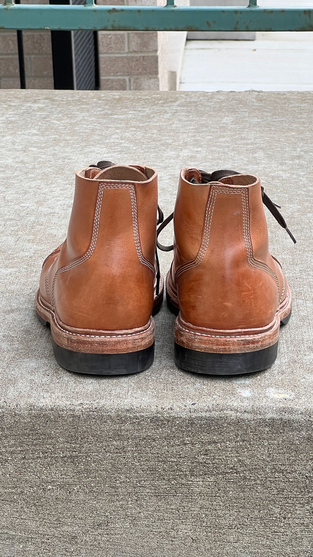 Photo by itsphil on January 3, 2023 of the Oak Street Bootmakers Field Boot in Maryam Natural Horsebutt.