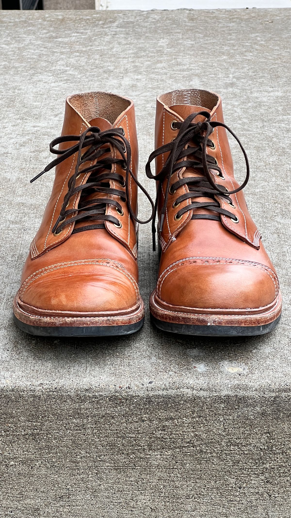 Photo by itsphil on January 3, 2023 of the Oak Street Bootmakers Field Boot in Maryam Natural Horsebutt.