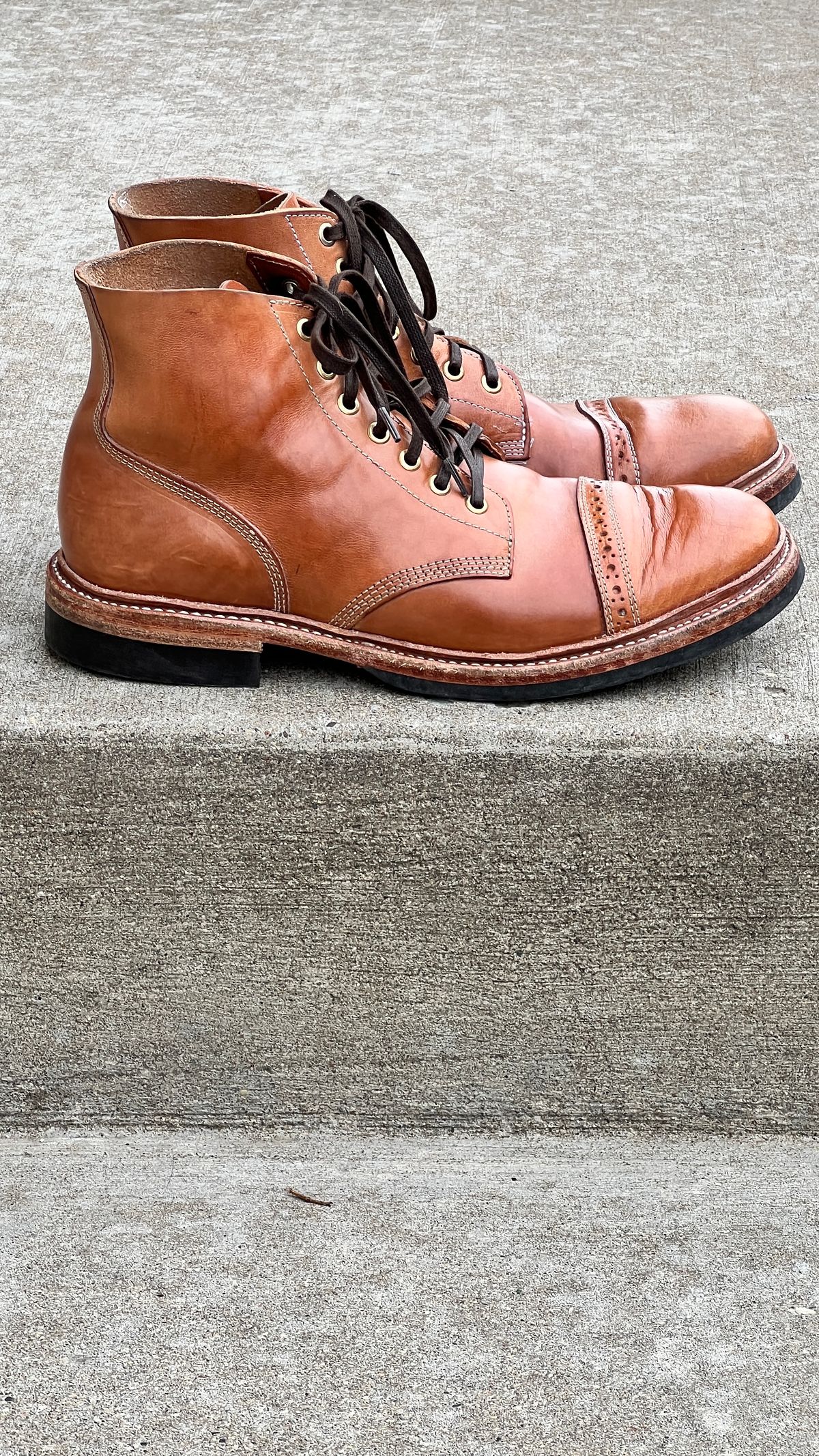 Photo by itsphil on January 3, 2023 of the Oak Street Bootmakers Field Boot in Maryam Natural Horsebutt.