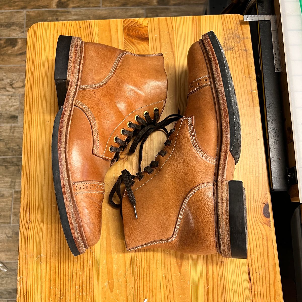 Photo by itsphil on February 4, 2023 of the Oak Street Bootmakers Field Boot in Maryam Natural Horsebutt.