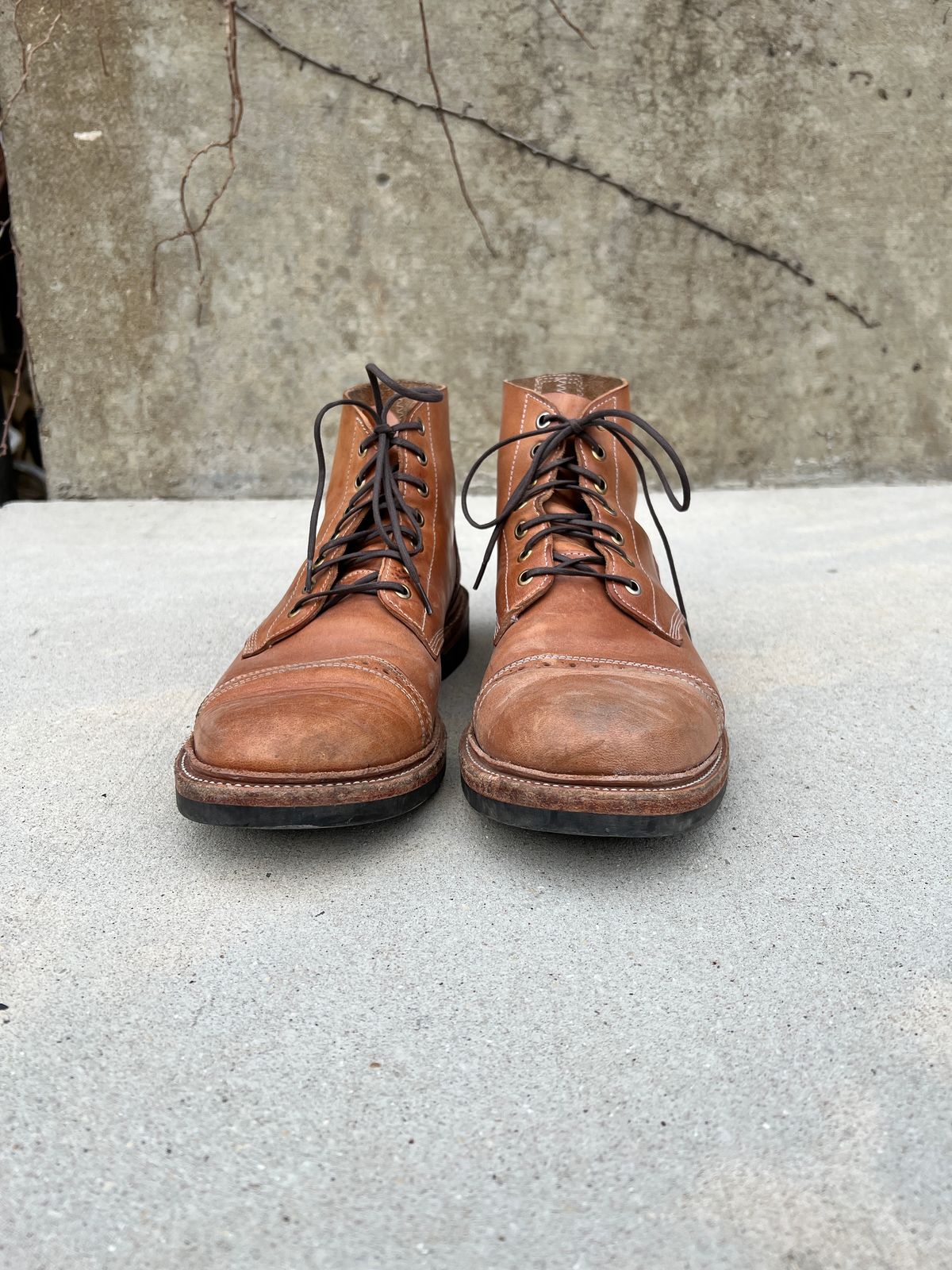 Photo by itsphil on March 5, 2023 of the Oak Street Bootmakers Field Boot in Maryam Natural Horsebutt.