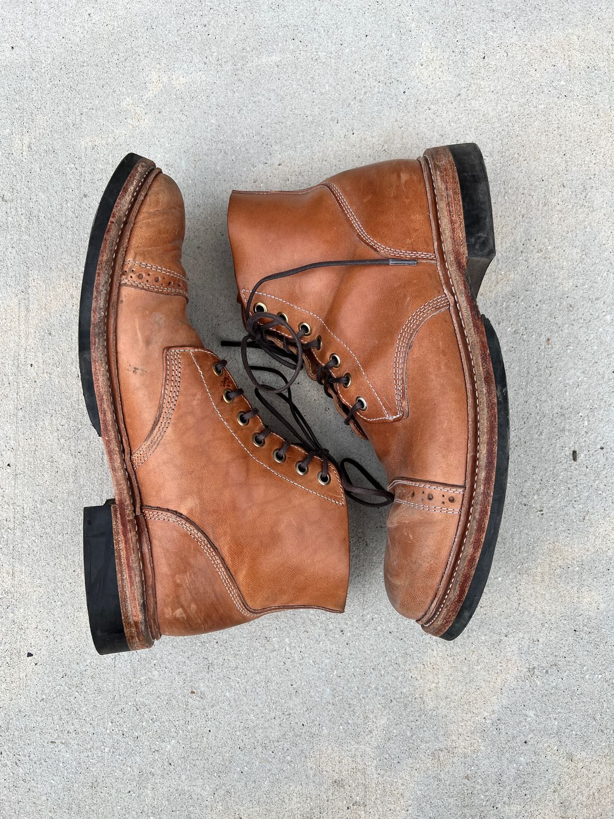 Photo by itsphil on March 5, 2023 of the Oak Street Bootmakers Field Boot in Maryam Natural Horsebutt.