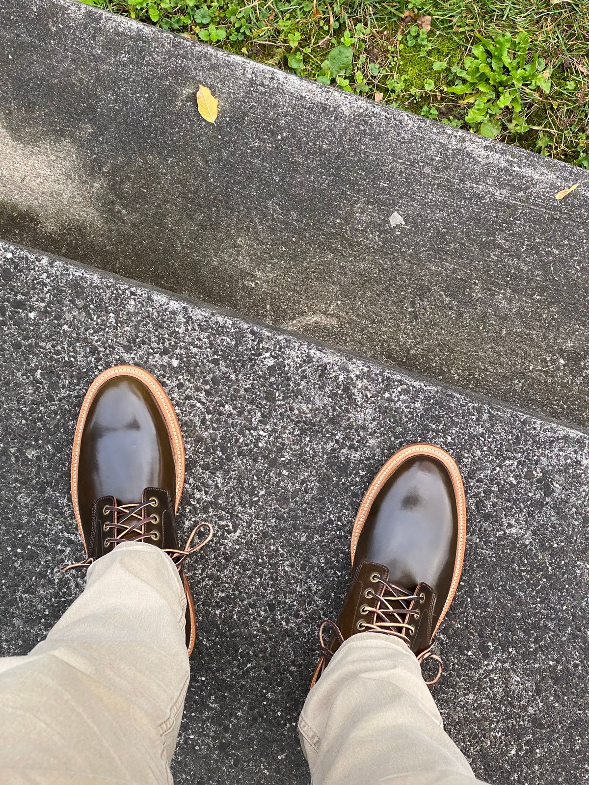 Photo by Acolosi7 on November 1, 2022 of the Grant Stone Diesel Boot in Horween Maduro Shell Cordovan.