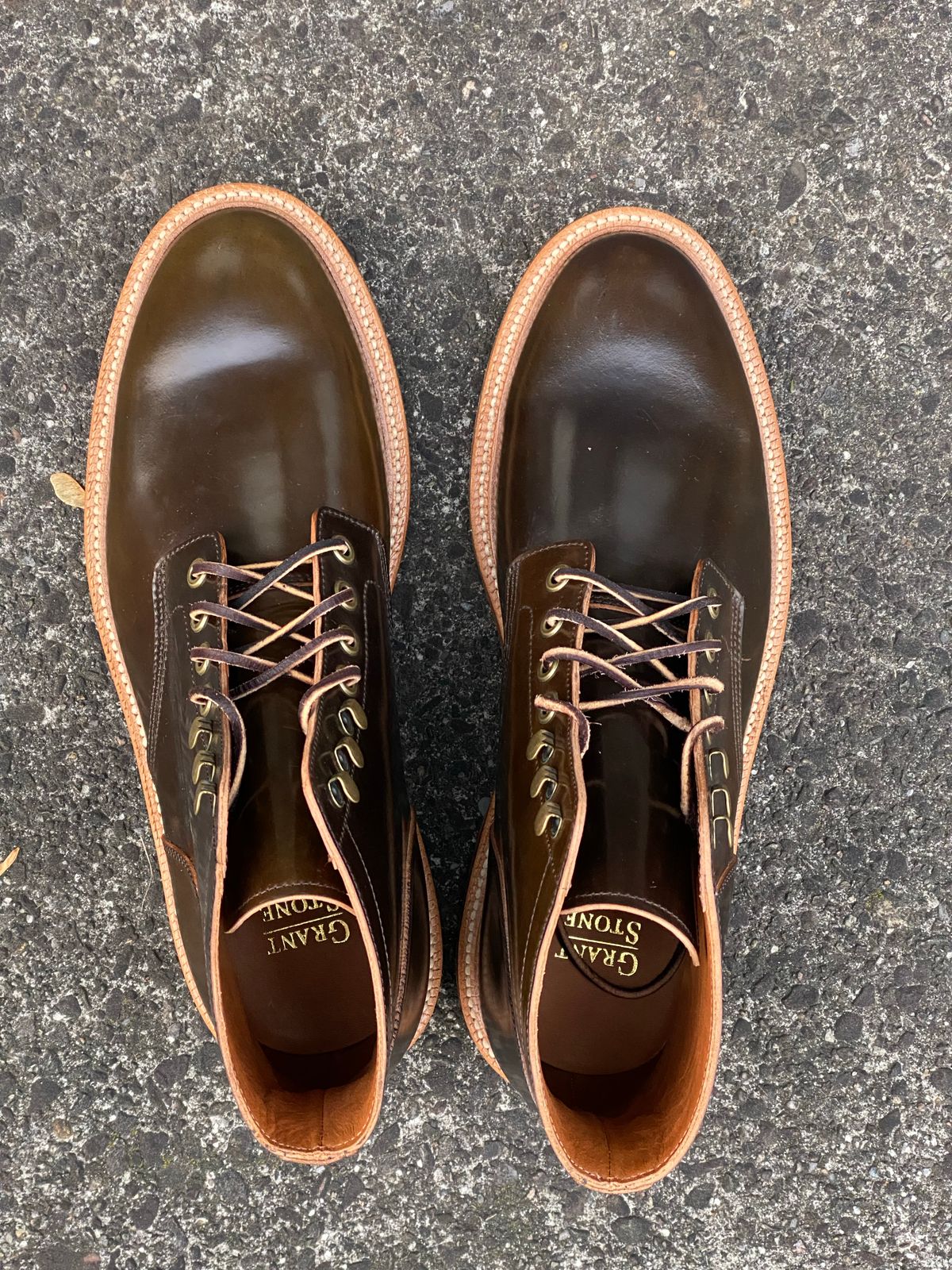 Photo by Acolosi7 on November 1, 2022 of the Grant Stone Diesel Boot in Horween Maduro Shell Cordovan.