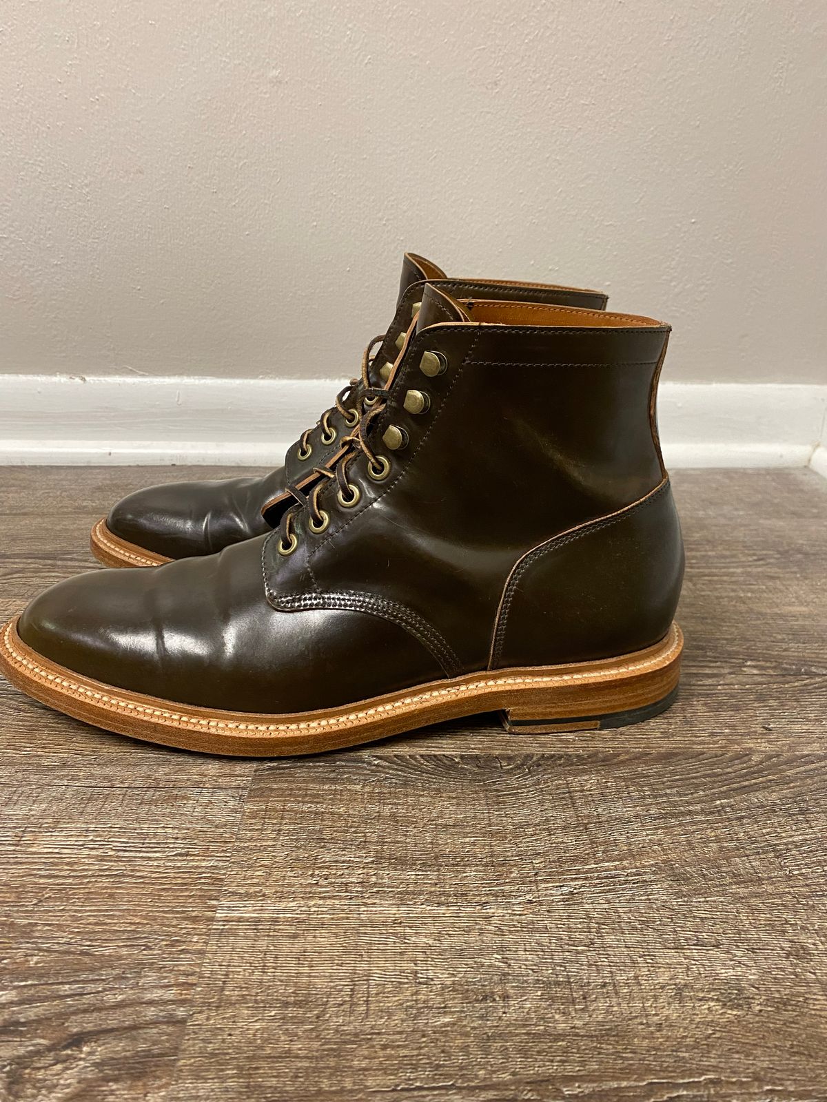 Photo by Acolosi7 on December 3, 2022 of the Grant Stone Diesel Boot in Horween Maduro Shell Cordovan.