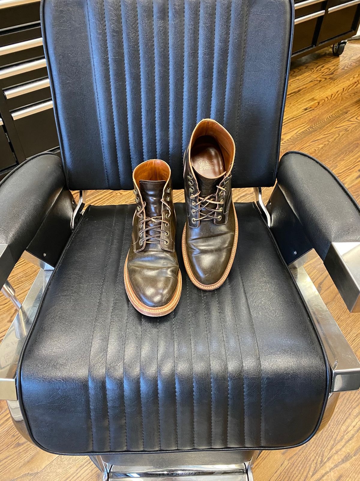 Photo by Acolosi7 on February 2, 2023 of the Grant Stone Diesel Boot in Horween Maduro Shell Cordovan.