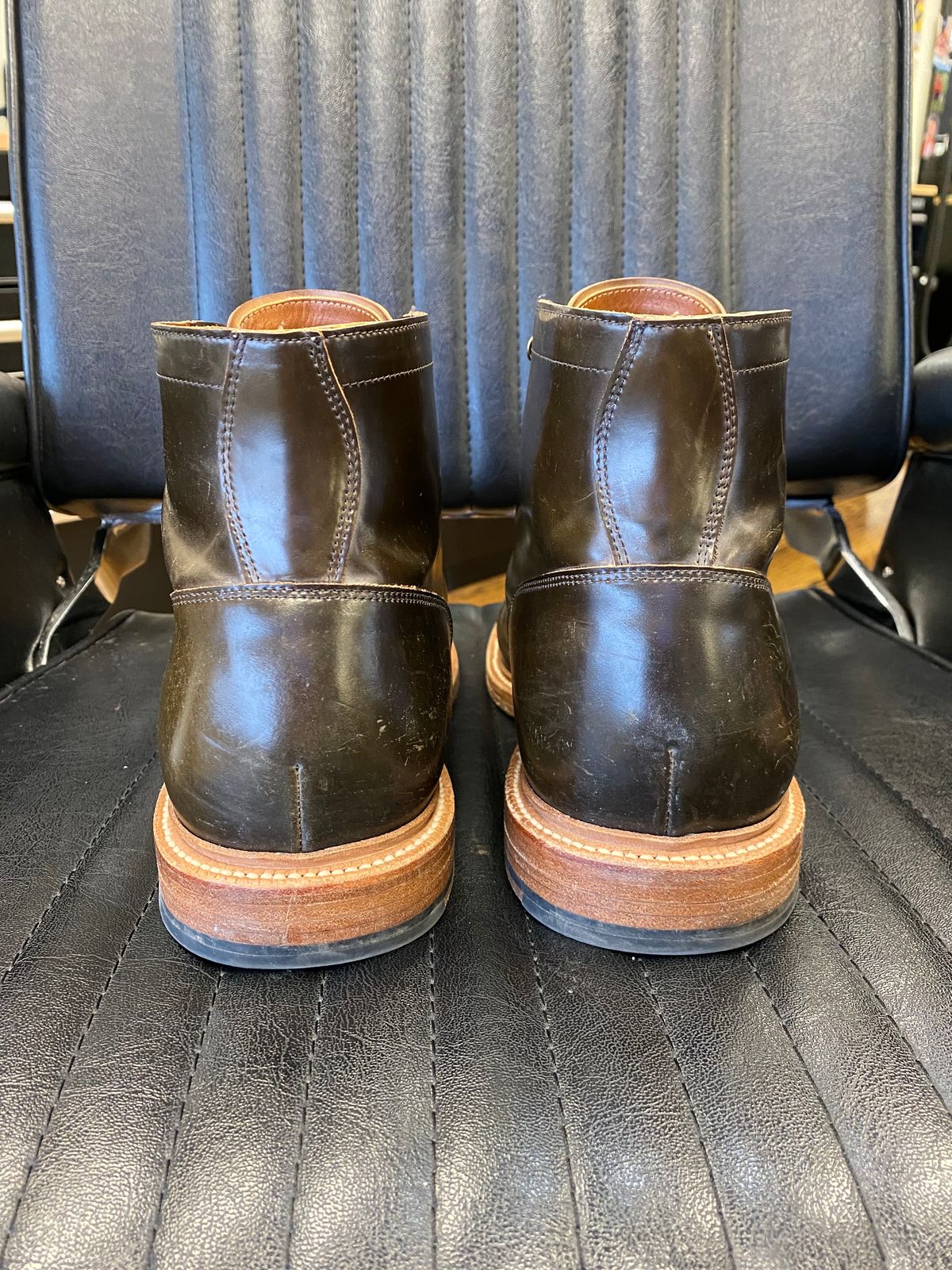 Photo by Acolosi7 on February 2, 2023 of the Grant Stone Diesel Boot in Horween Maduro Shell Cordovan.