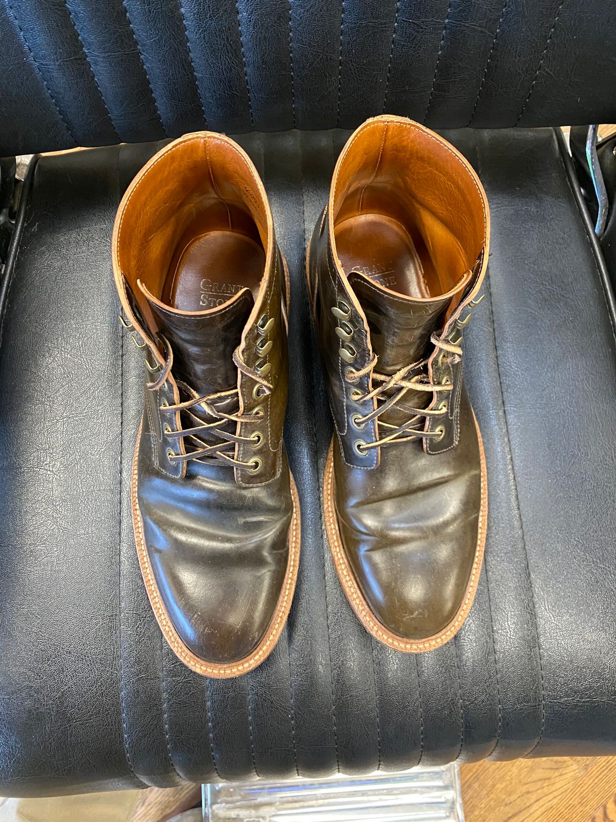 Photo by Acolosi7 on February 2, 2023 of the Grant Stone Diesel Boot in Horween Maduro Shell Cordovan.