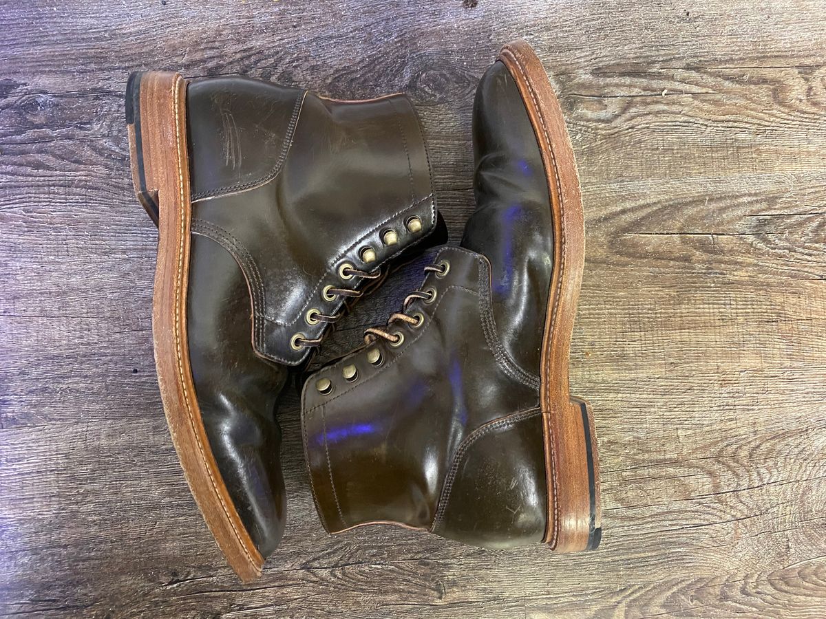 Photo by Acolosi7 on March 1, 2023 of the Grant Stone Diesel Boot in Horween Maduro Shell Cordovan.