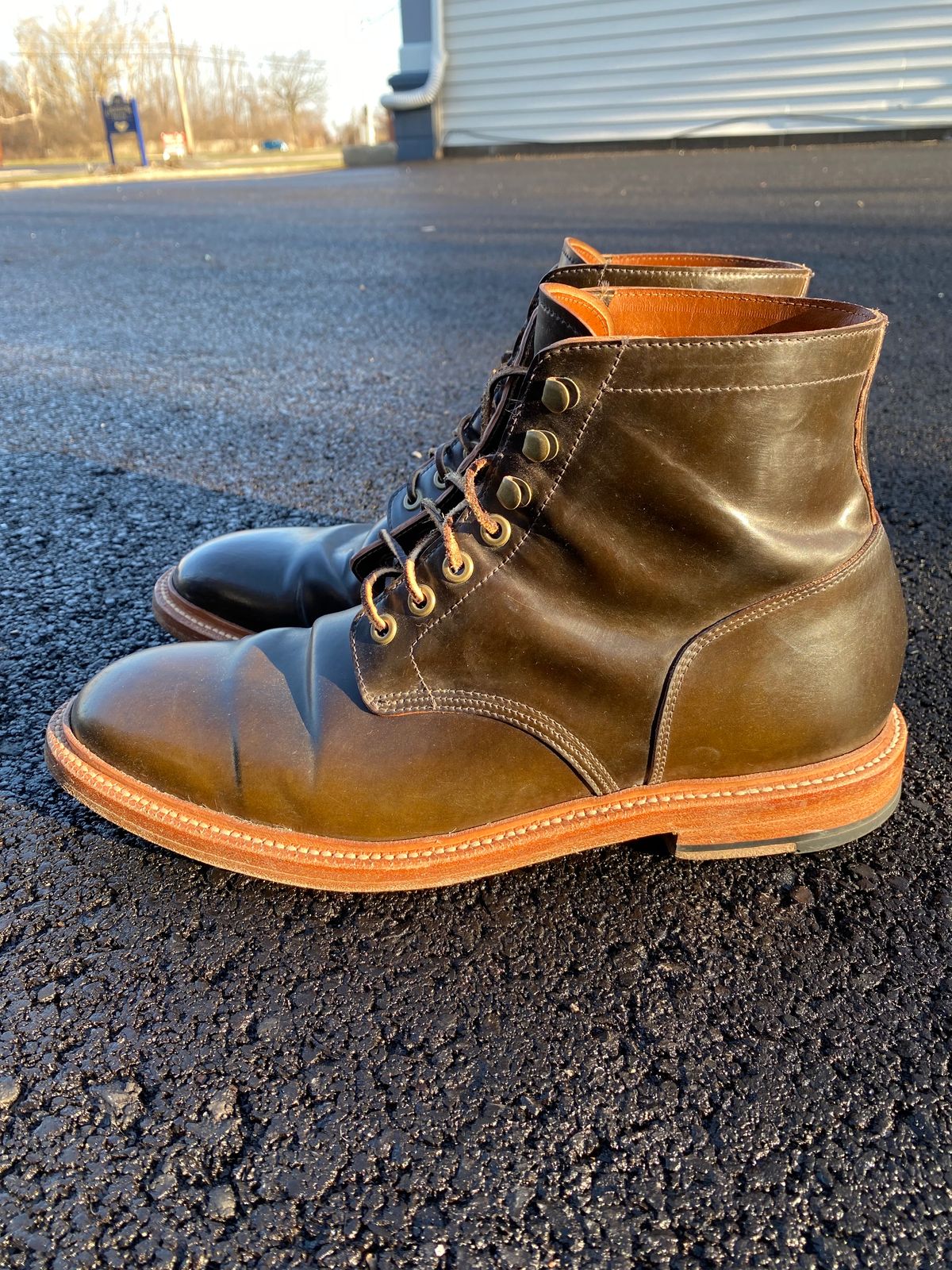 Photo by Acolosi7 on April 1, 2023 of the Grant Stone Diesel Boot in Horween Maduro Shell Cordovan.