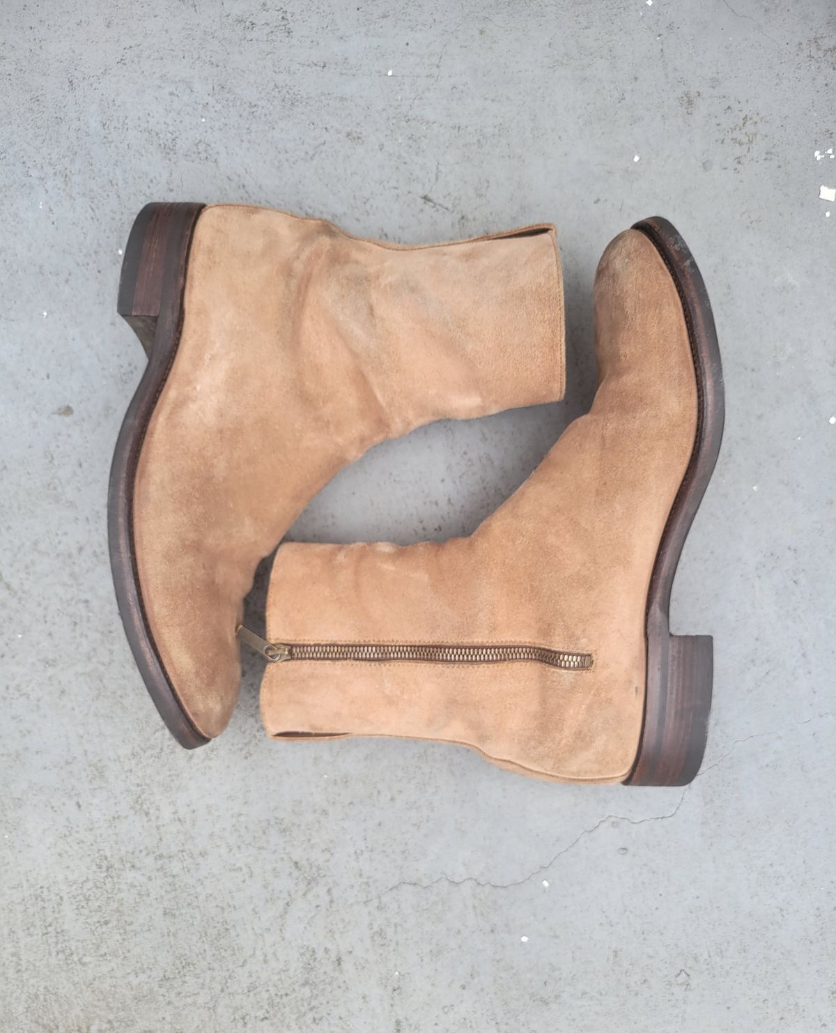 Photo by chokkero on March 3, 2025 of the Viberg Herald in Eco Veg Fallow Suede Roughout.