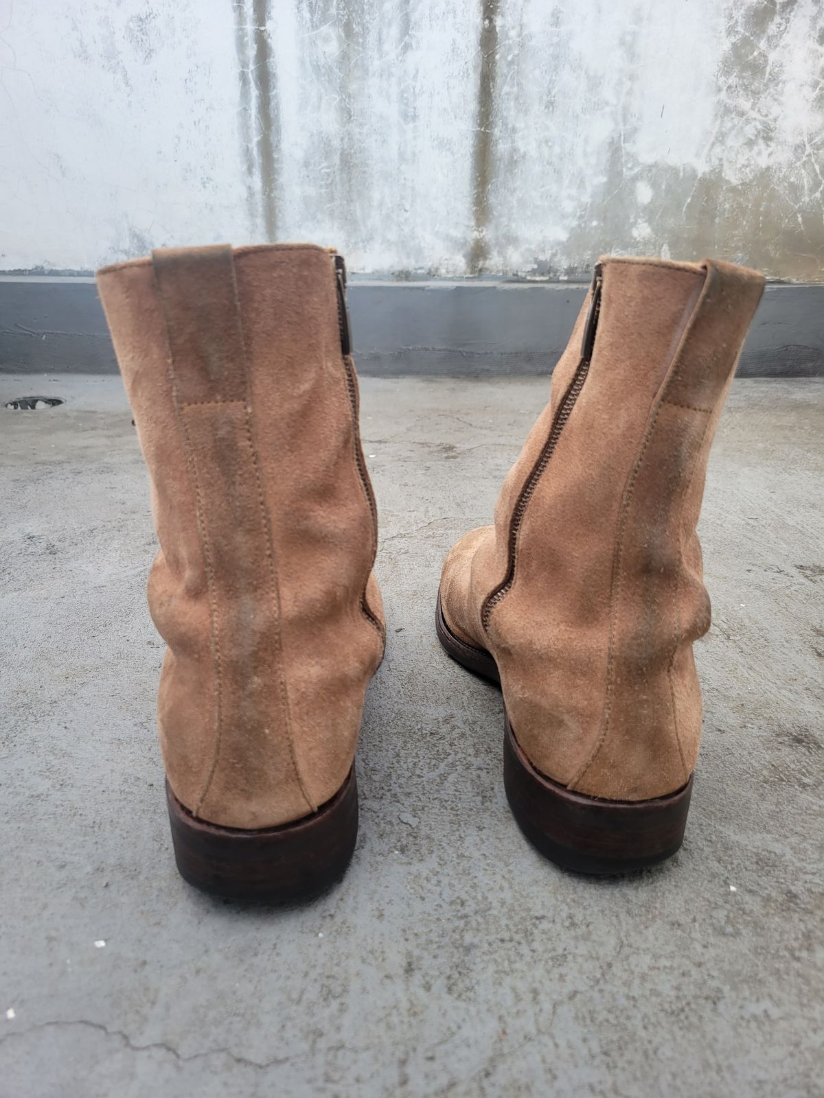 Photo by chokkero on March 3, 2025 of the Viberg Herald in Eco Veg Fallow Suede Roughout.
