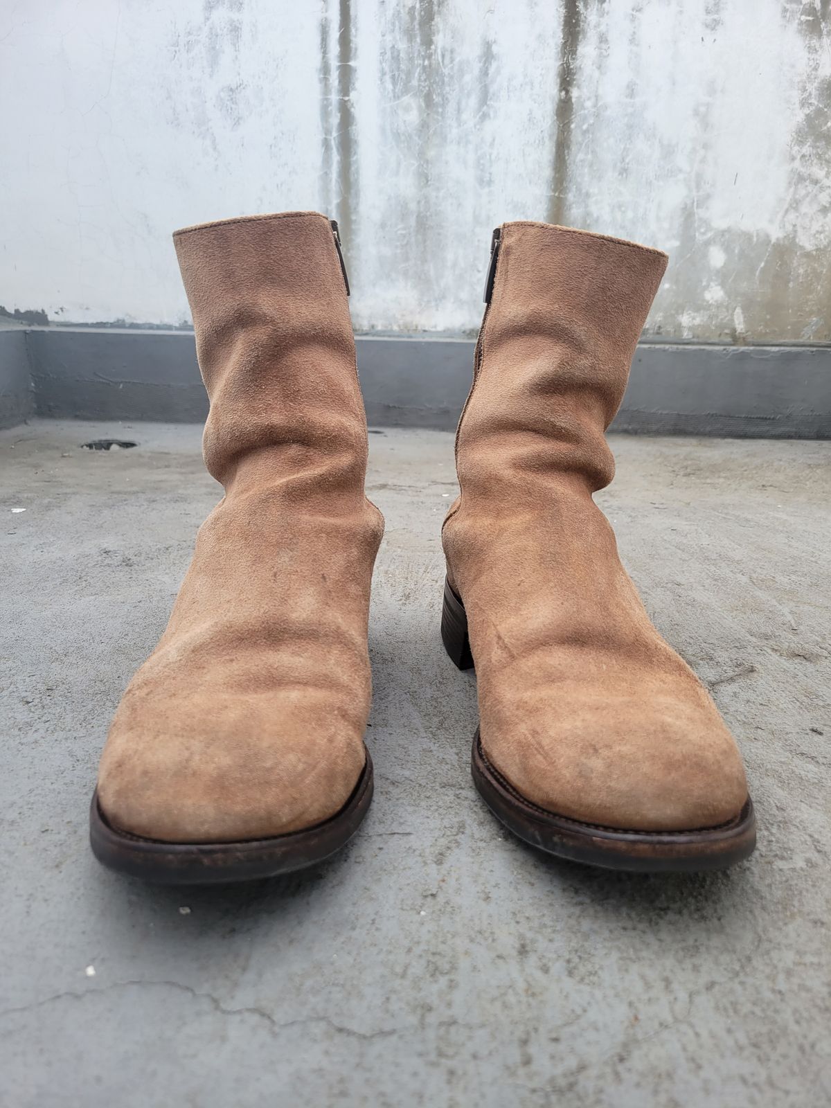 Photo by chokkero on March 3, 2025 of the Viberg Herald in Eco Veg Fallow Suede Roughout.