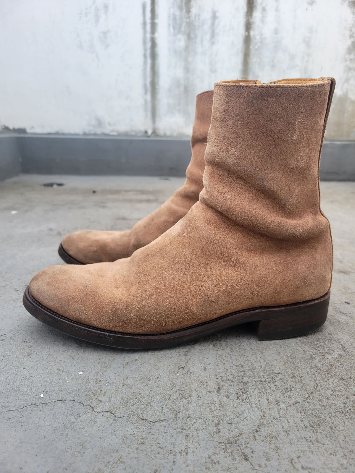 Photo by chokkero on March 3, 2025 of the Viberg Herald in Eco Veg Fallow Suede Roughout.