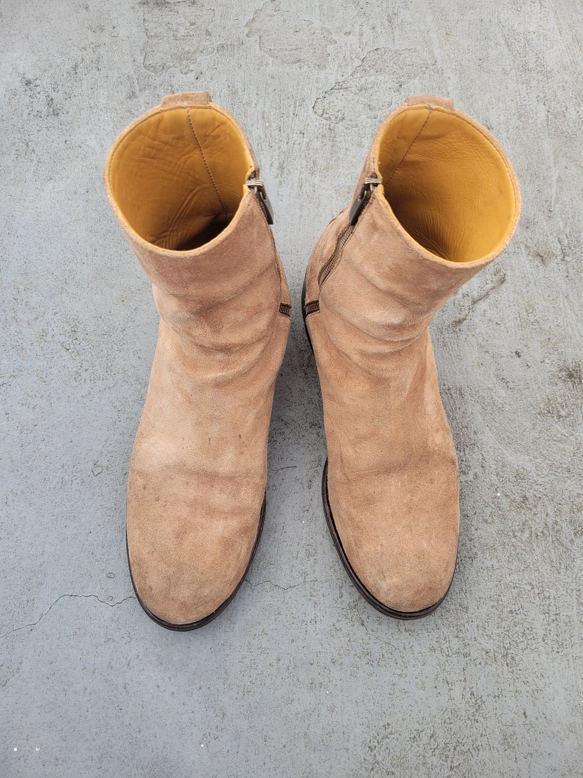 Photo by chokkero on March 3, 2025 of the Viberg Herald in Eco Veg Fallow Suede Roughout.