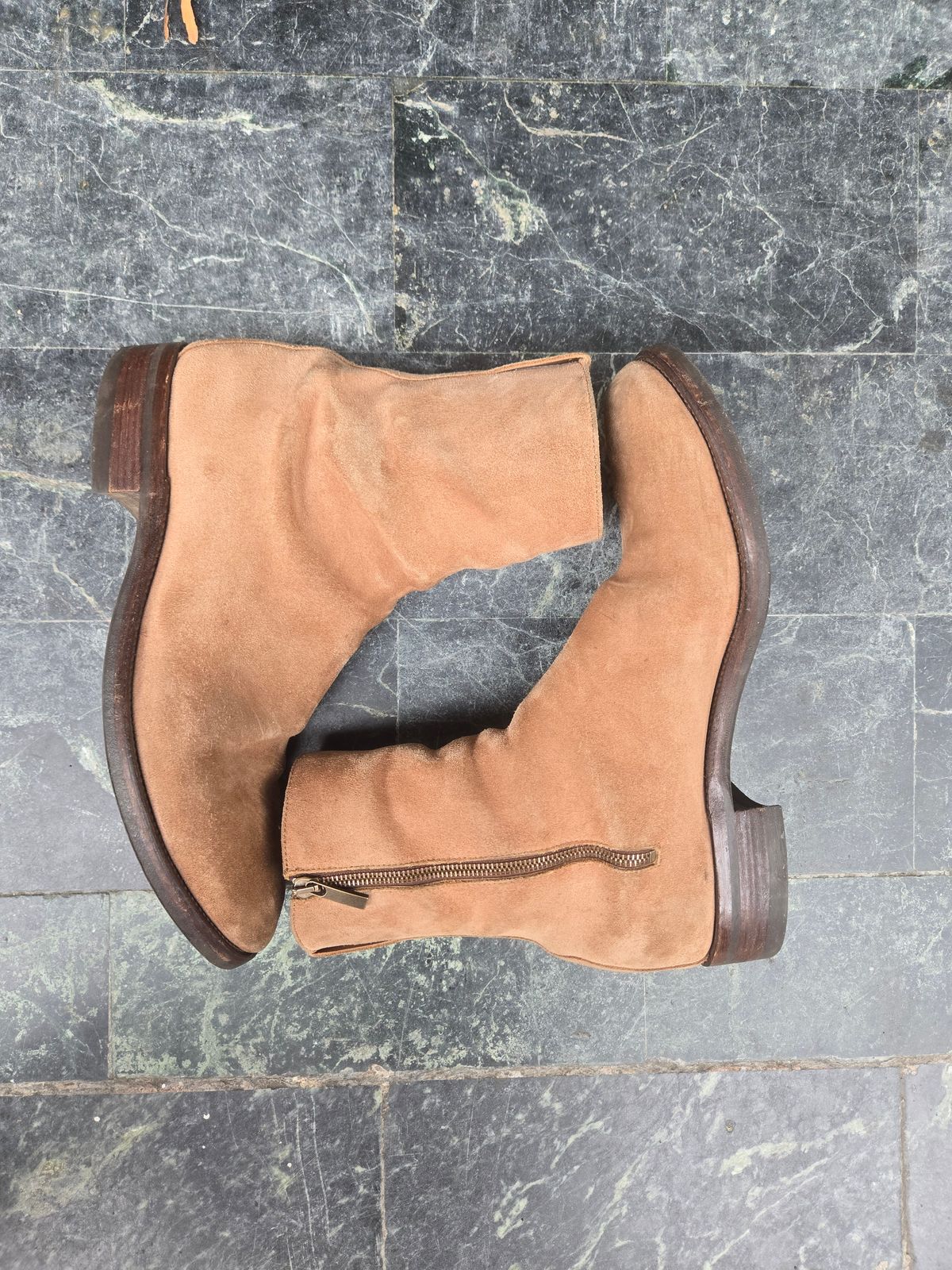 Photo by chokkero on April 5, 2025 of the Viberg Herald in Eco Veg Fallow Suede Roughout.