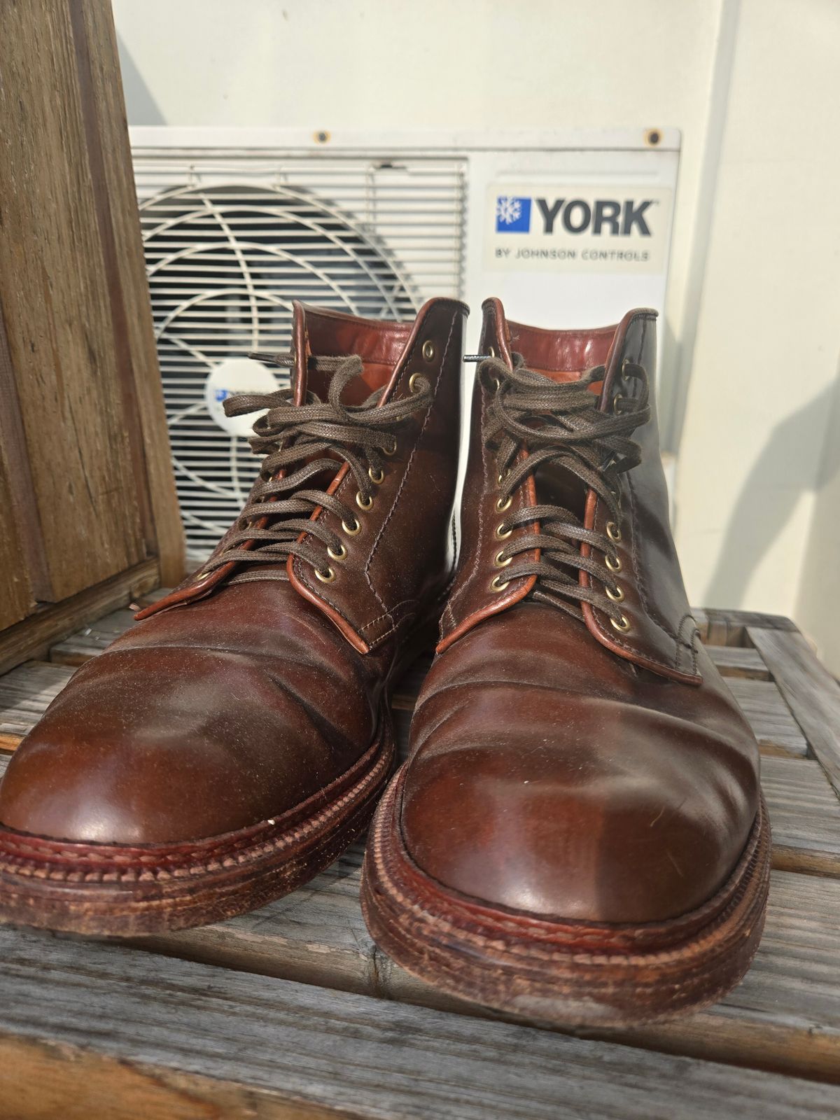Photo by chokkero on March 2, 2026 of the Alden Plain Toe Boot in Horween Ravello Shell Cordovan.