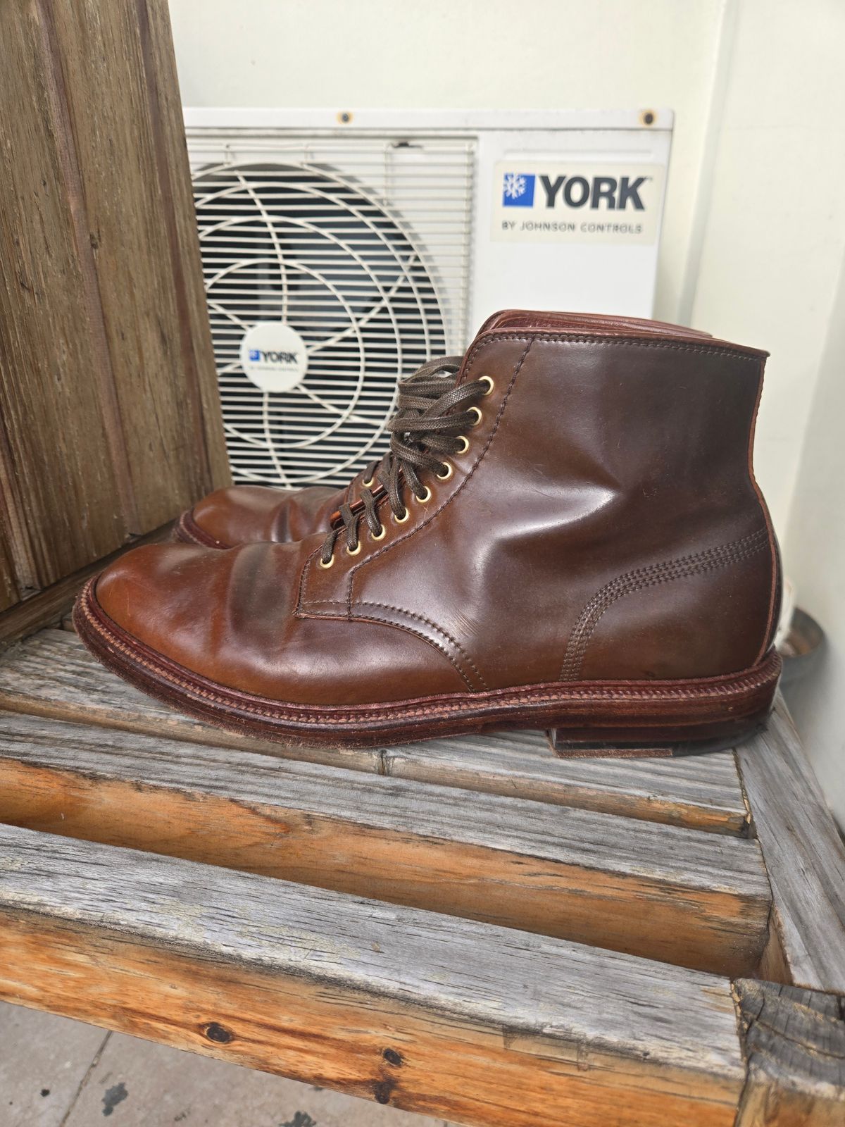 Photo by chokkero on March 2, 2026 of the Alden Plain Toe Boot in Horween Ravello Shell Cordovan.