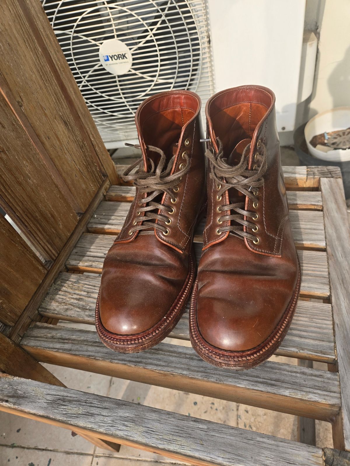 Photo by chokkero on March 2, 2026 of the Alden Plain Toe Boot in Horween Ravello Shell Cordovan.