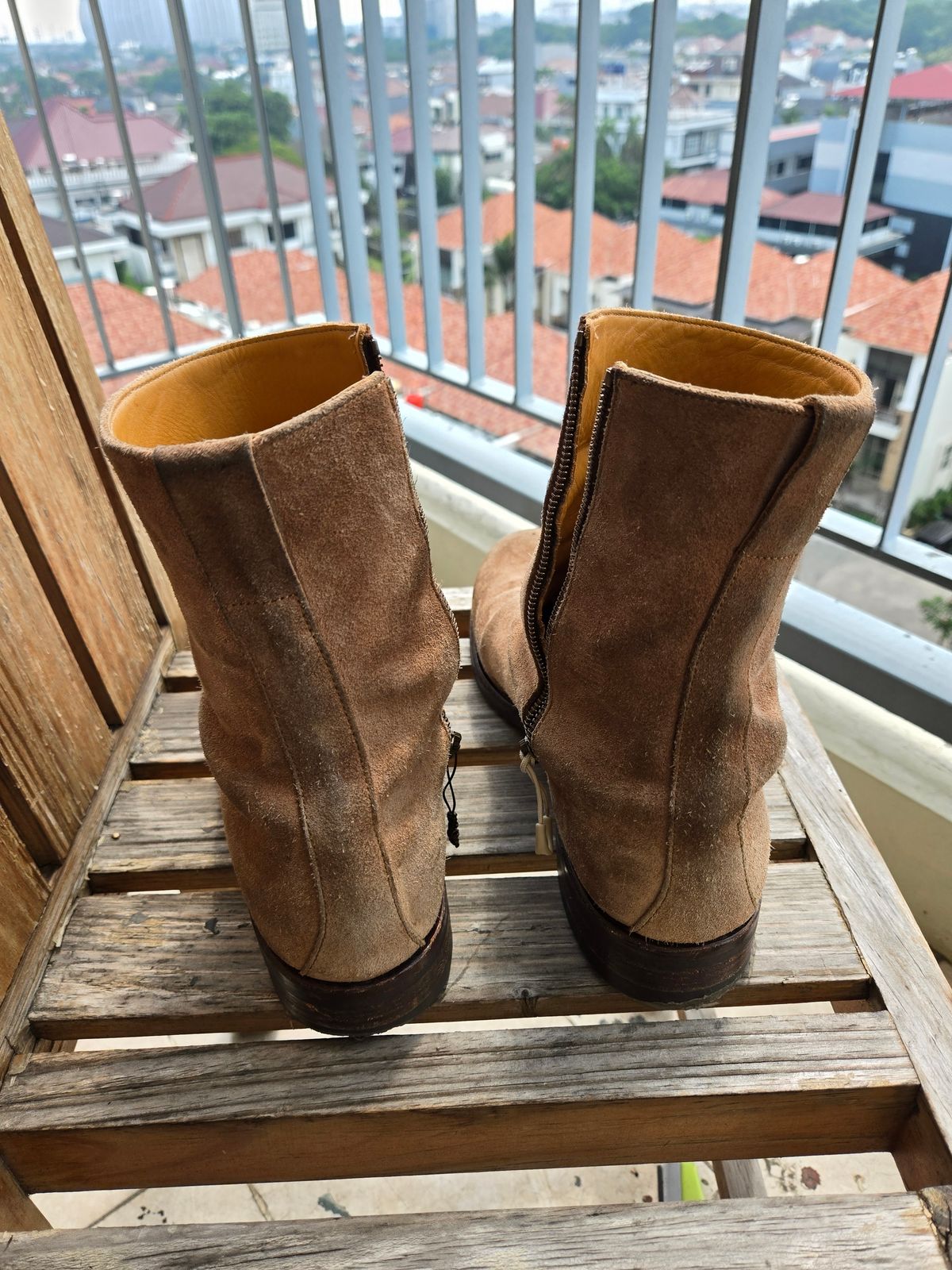 Photo by chokkero on December 3, 2025 of the Viberg Herald in Eco Veg Fallow Suede Roughout.