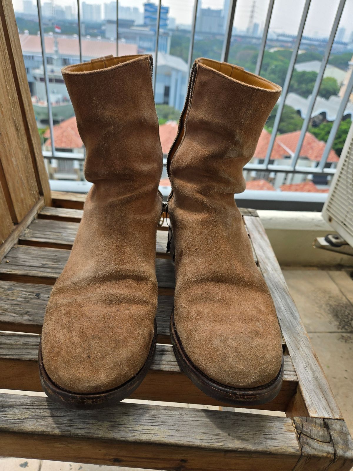 Photo by chokkero on December 3, 2025 of the Viberg Herald in Eco Veg Fallow Suede Roughout.