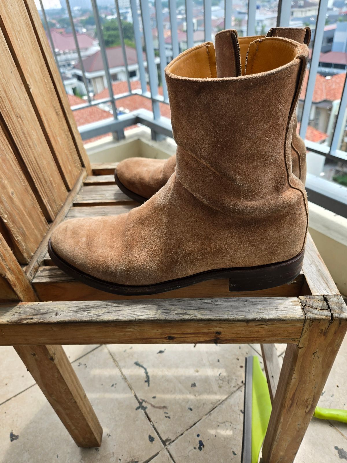 Photo by chokkero on December 3, 2025 of the Viberg Herald in Eco Veg Fallow Suede Roughout.