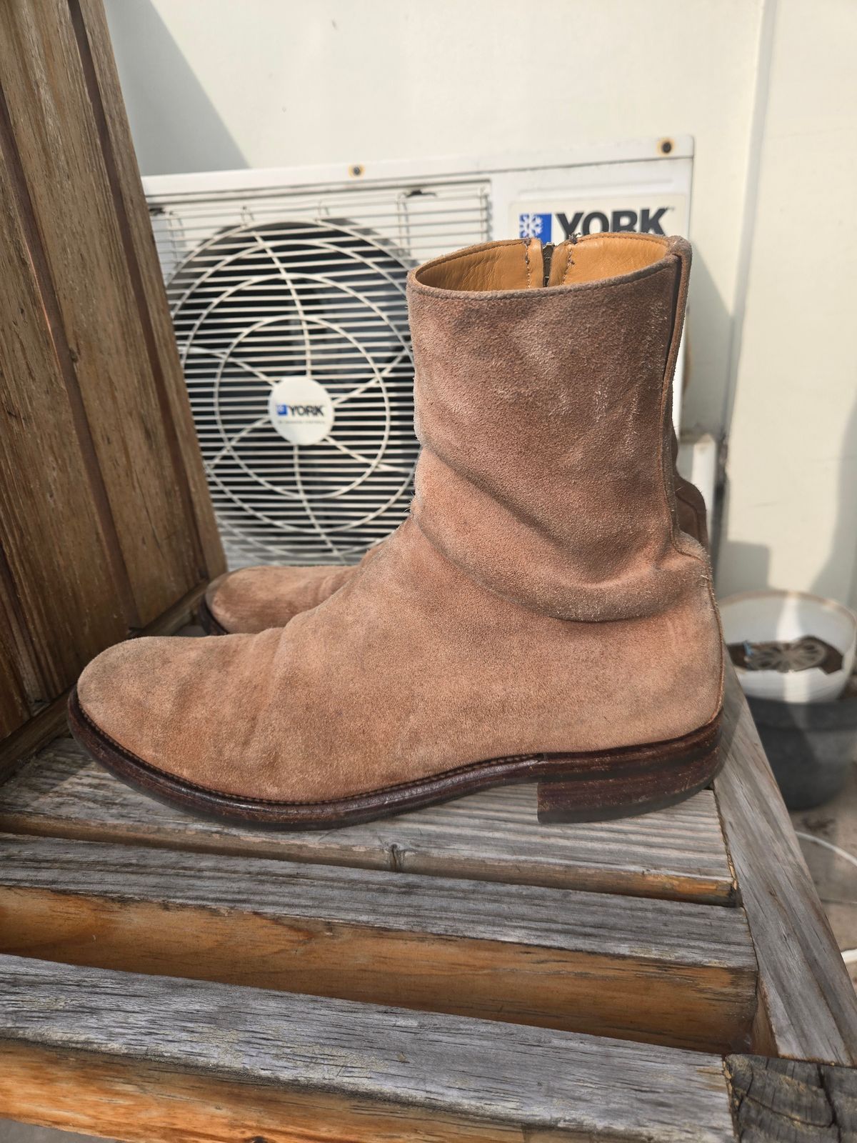 Photo by chokkero on March 2, 2026 of the Viberg Herald in Eco Veg Fallow Suede Roughout.