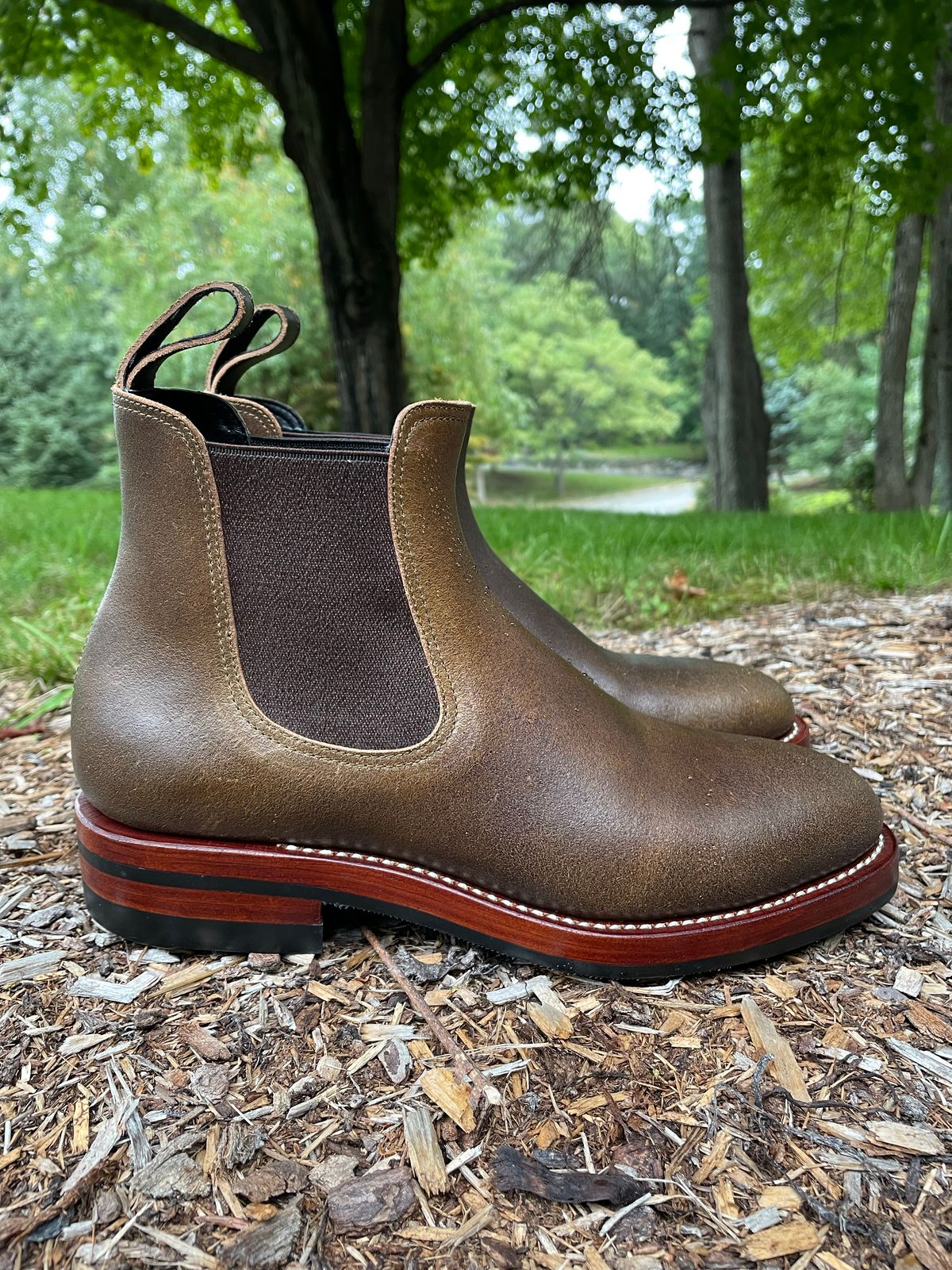Photo by NewEnglandIndigo on October 1, 2022 of the Benzein The Seventh Chelsea Boot in Horween Olive Waxed Flesh.