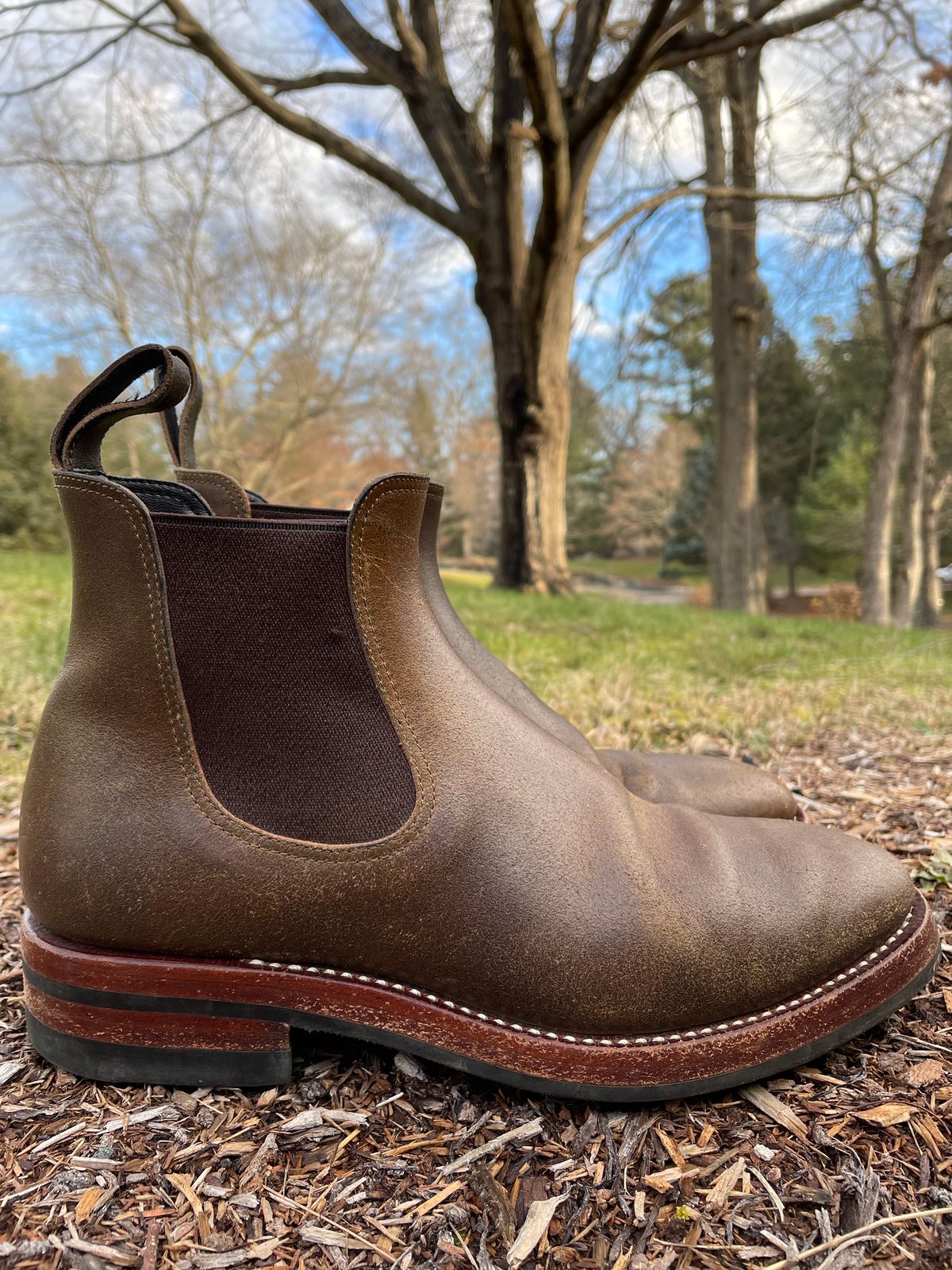 Photo by NewEnglandIndigo on January 1, 2023 of the Benzein The Seventh Chelsea Boot in Horween Olive Waxed Flesh.