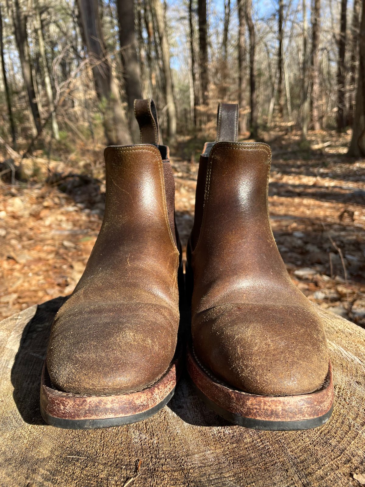 Photo by NewEnglandIndigo on February 2, 2023 of the Benzein The Seventh Chelsea Boot in Horween Olive Waxed Flesh.