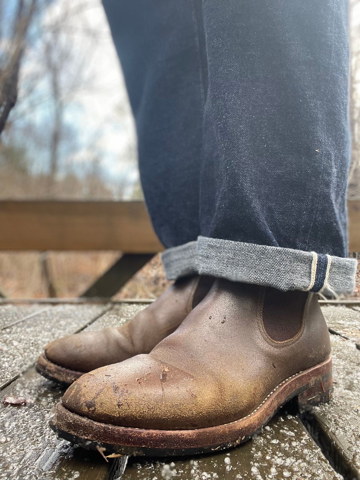 Photo by NewEnglandIndigo on February 25, 2023 of the Benzein The Seventh Chelsea Boot in Horween Olive Waxed Flesh.