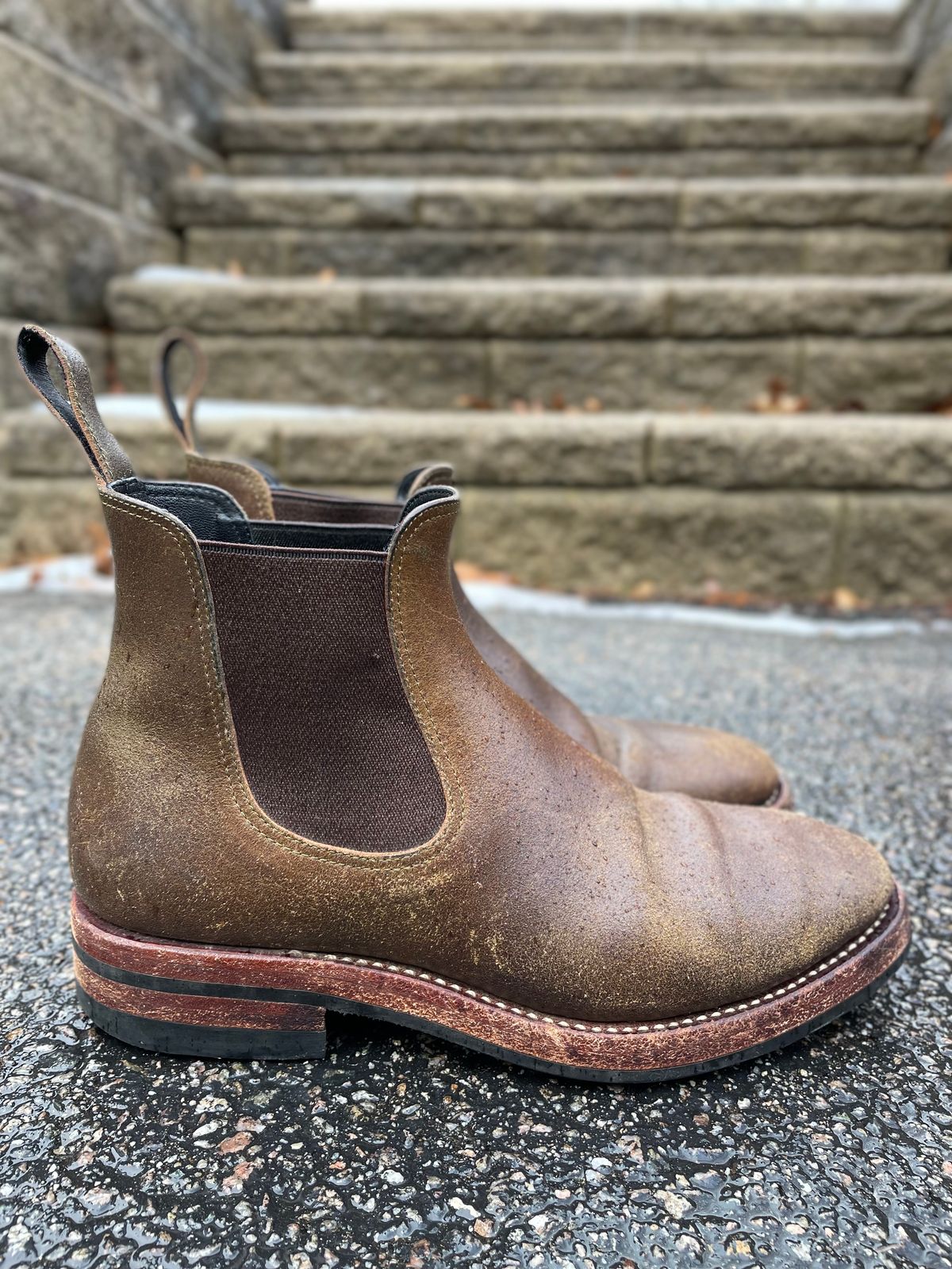 Photo by NewEnglandIndigo on March 4, 2023 of the Benzein The Seventh Chelsea Boot in Horween Olive Waxed Flesh.