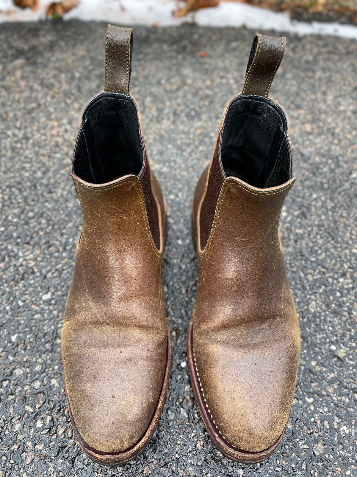 Photo by NewEnglandIndigo on March 4, 2023 of the Benzein The Seventh Chelsea Boot in Horween Olive Waxed Flesh.